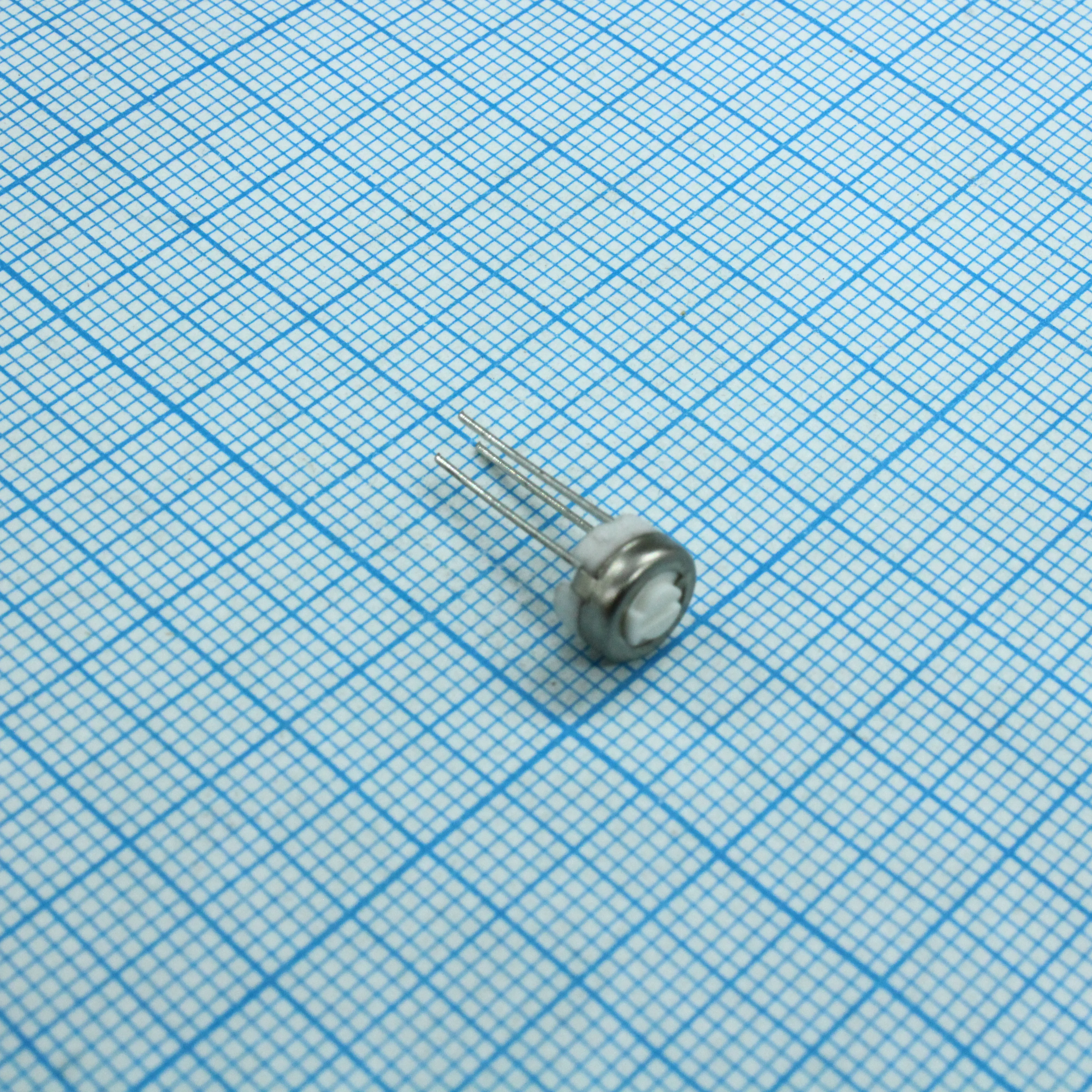 L-KLS4-3329H-681 - Потенциометр однооборотный керметный 680Ом ±10% 0.5Вт PC PIN