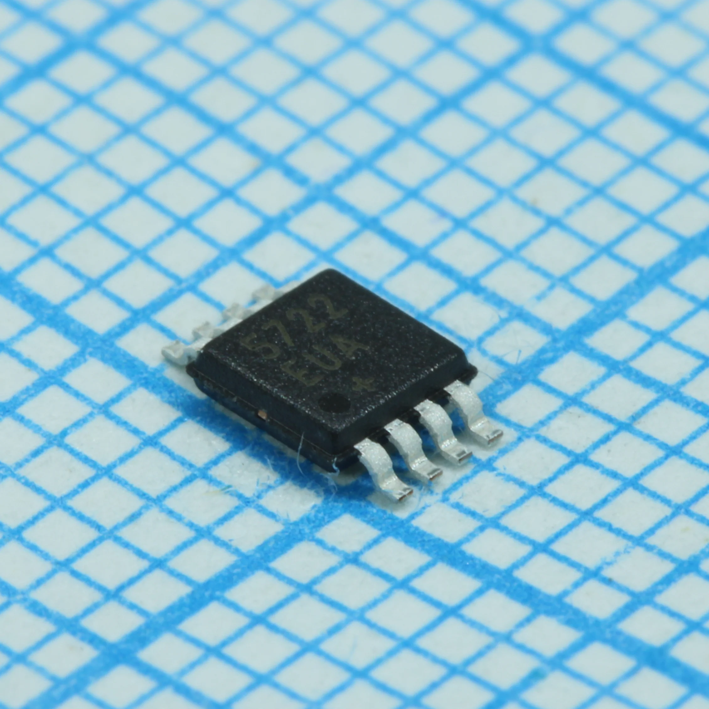MAX5722EUA+ - ЦАП 2-канальный резисторный 12-бит 8-Pin uMAX