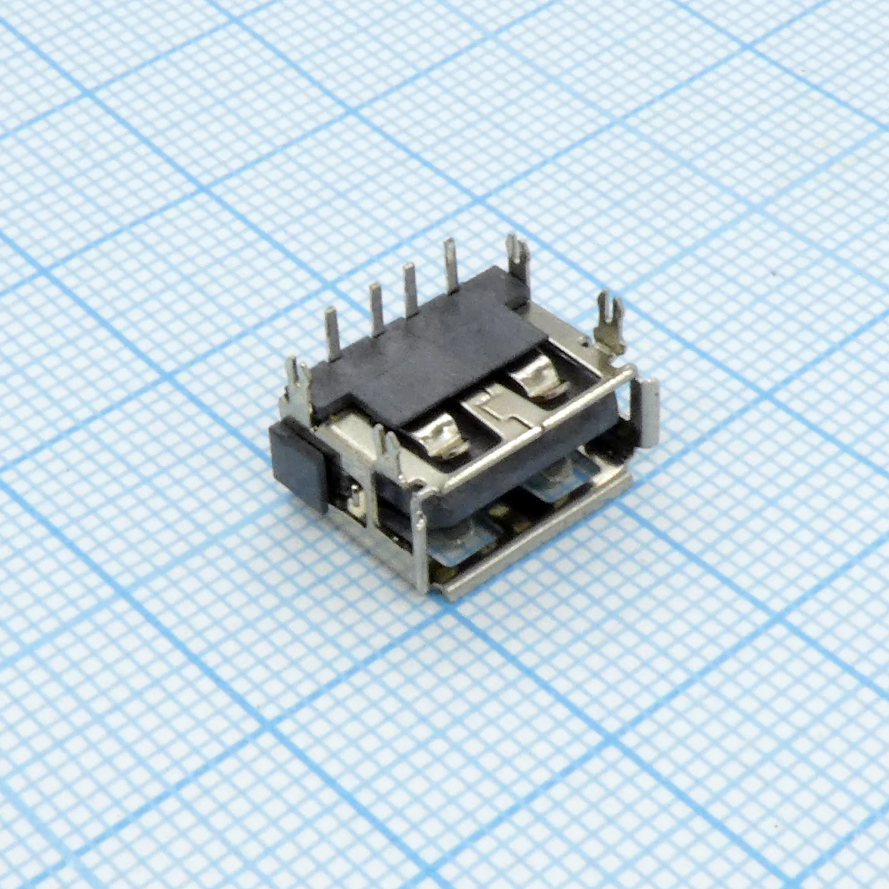 USB 4AFR-RV розетка на плату 4p - Разъем USB тип A, розетка, 4 контакта на плату, угловой монтаж, реверсивная (площадка с конактами снизу)
