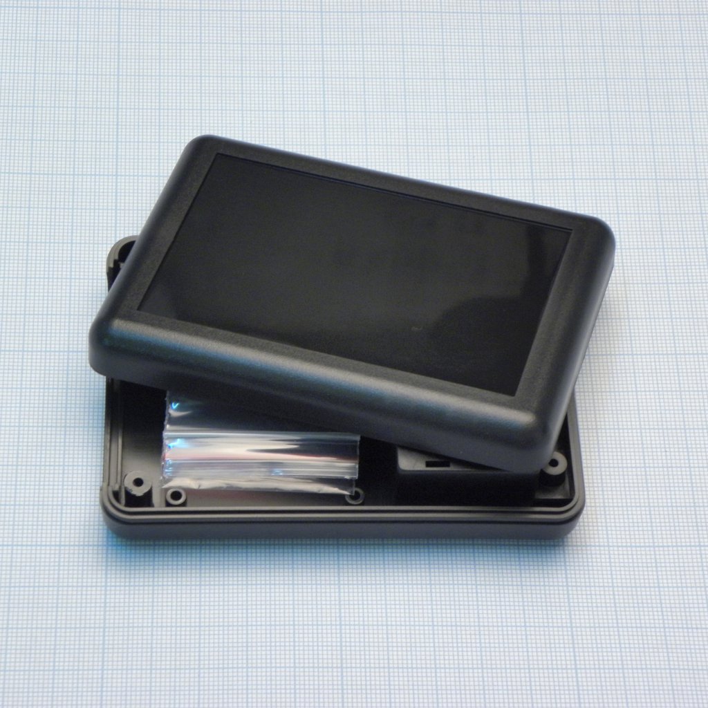 G909B - Корпус из прочного пластика с отсеком для батарей. Черный