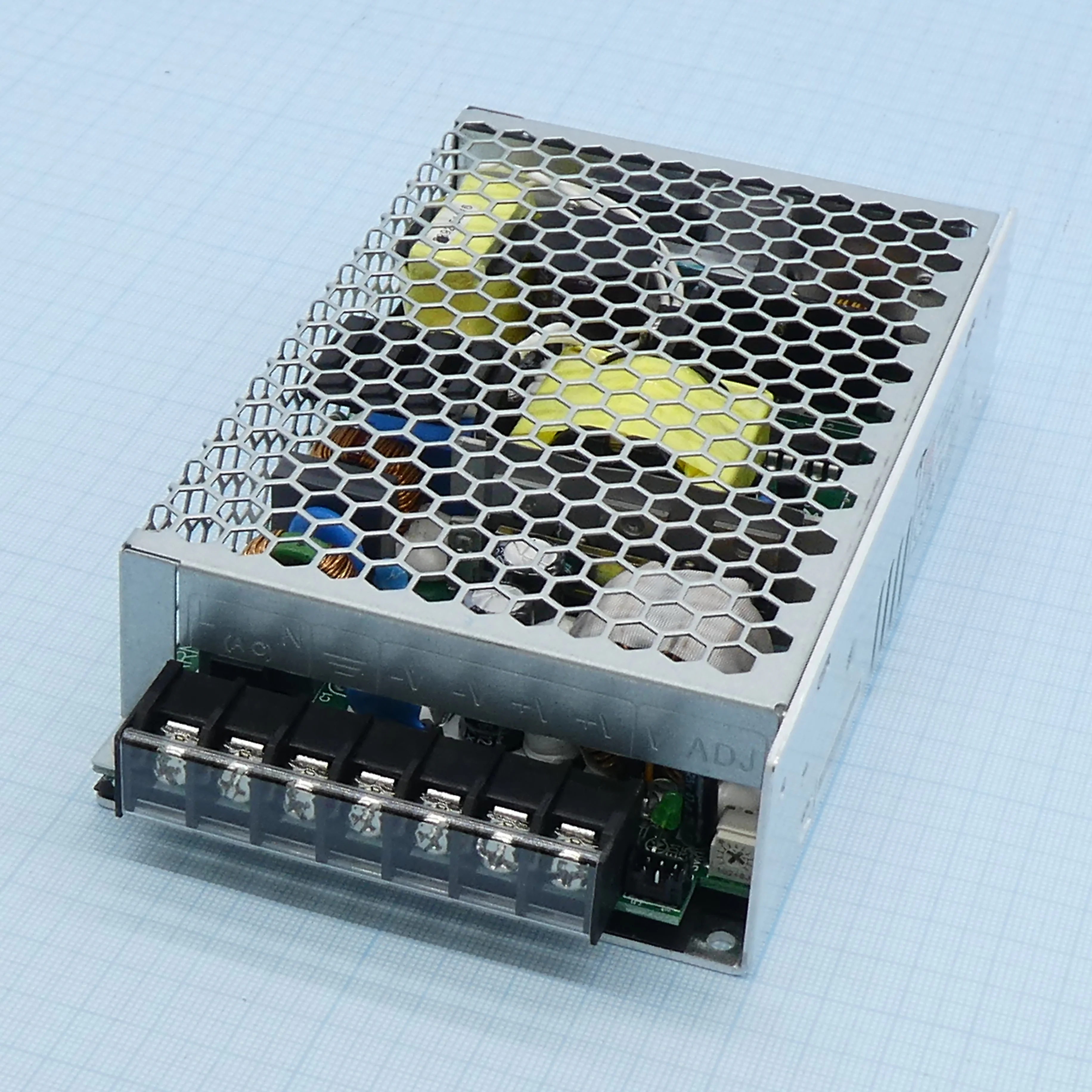HRP-150-12 - AC-DC, 150Вт, вход 85…264V AC, 47…63Гц /120…370В DC, выход 12В/0…13A, рег. вых=±15%Uном, изоляция 3000В AC, в кожухе 159х97х38мм, -30…+70°С, c корректором коэф. мощности