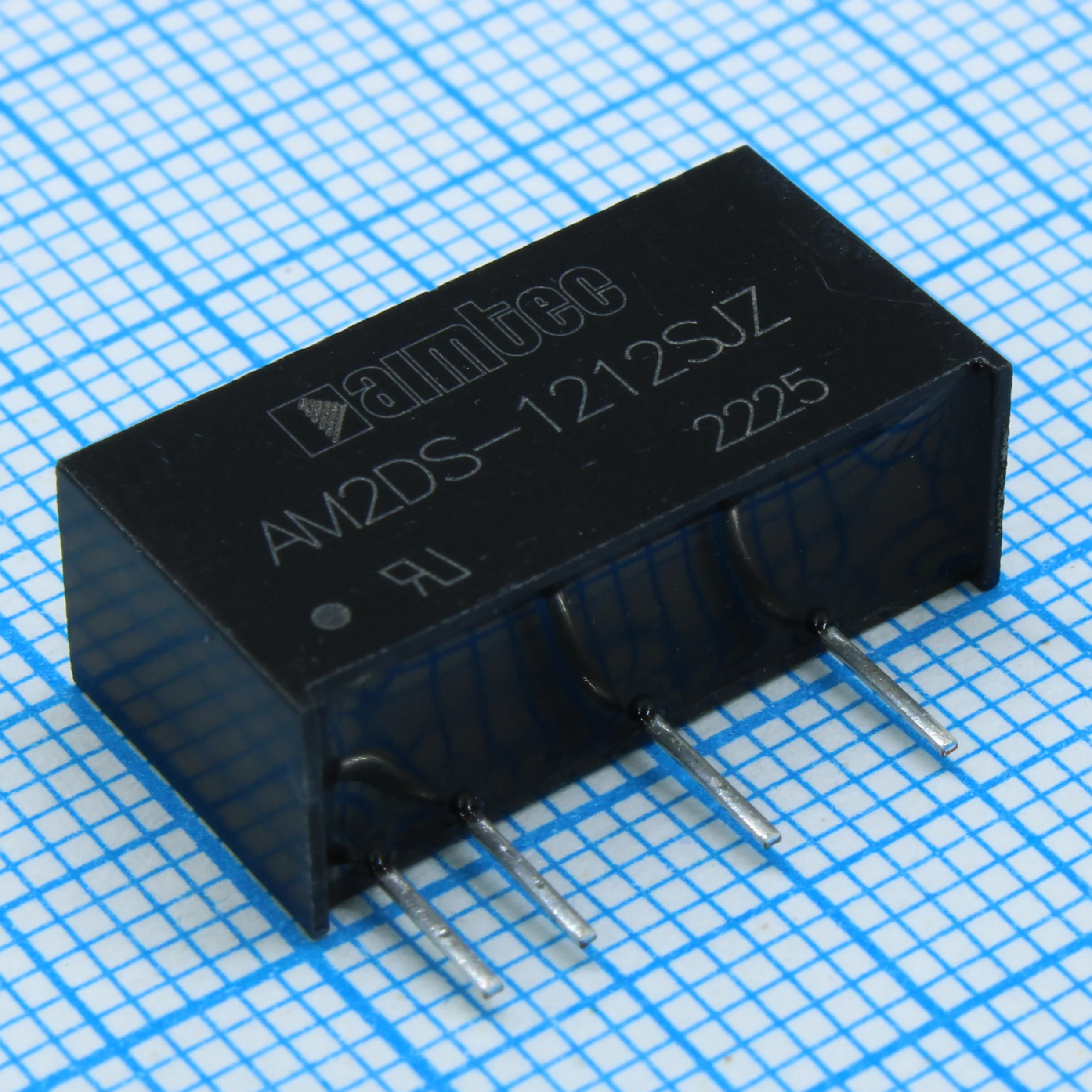 AM2DS-1212SJZ - DC/DC, 2Вт, вход 10.8…13.2В, выход 12В/0.017…0.167А, изоляция 3000В DC, КПД 84%, максимальная емкостная нагрузка не более 560мкФ, SIP7, 19.65x7.05x10.16мм, -40…105°C, пластик