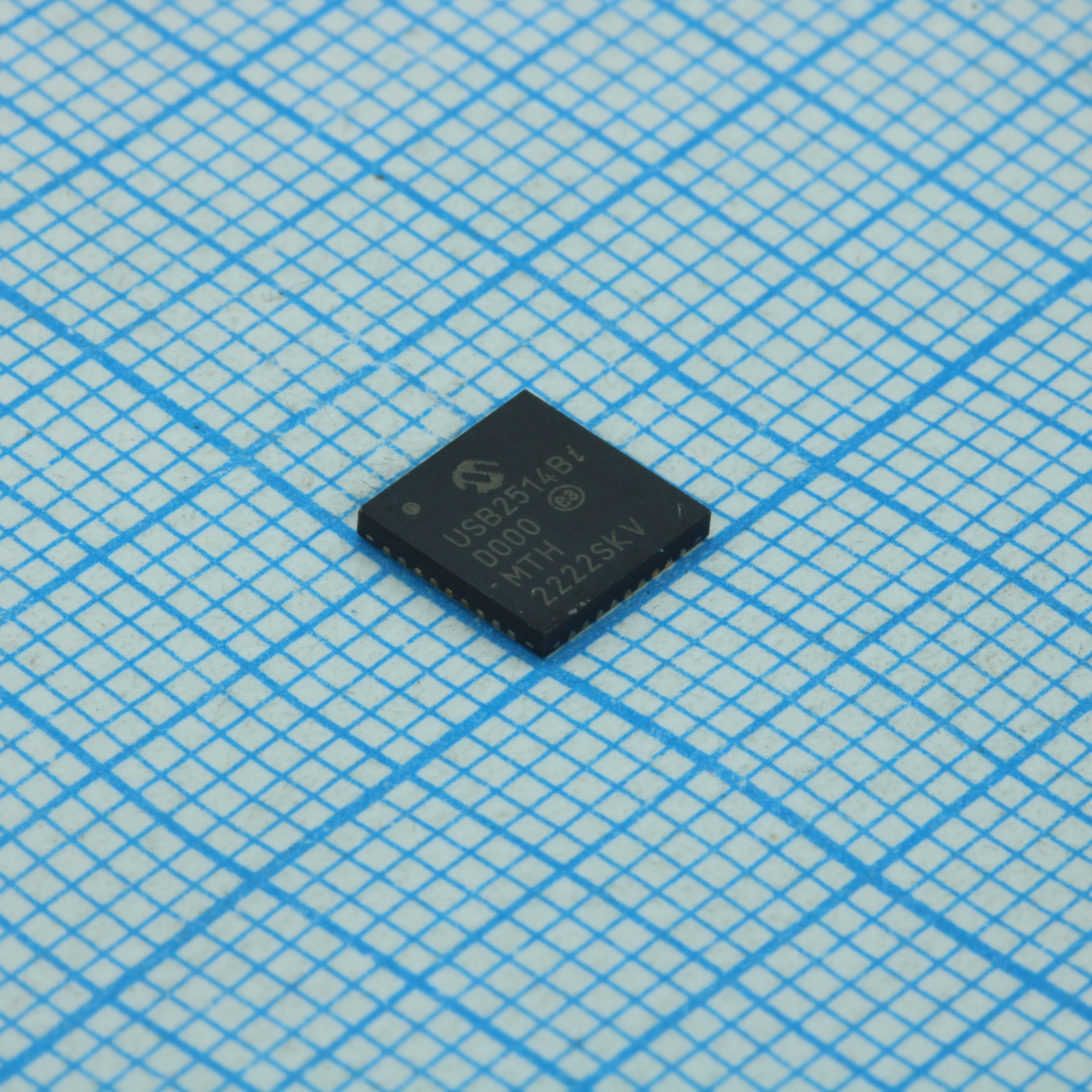 USB2514B-I/M2 - Контроллер Hub USB 2.0 питание 3.3В лоток 36-Pin SQFN EP