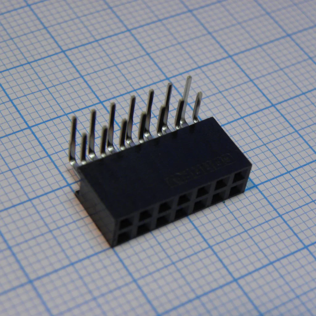 DS1024-2X7R2 - Гнездо на плату угловое 2x7 конт., шаг 2.54 мм., длина 8.5мм