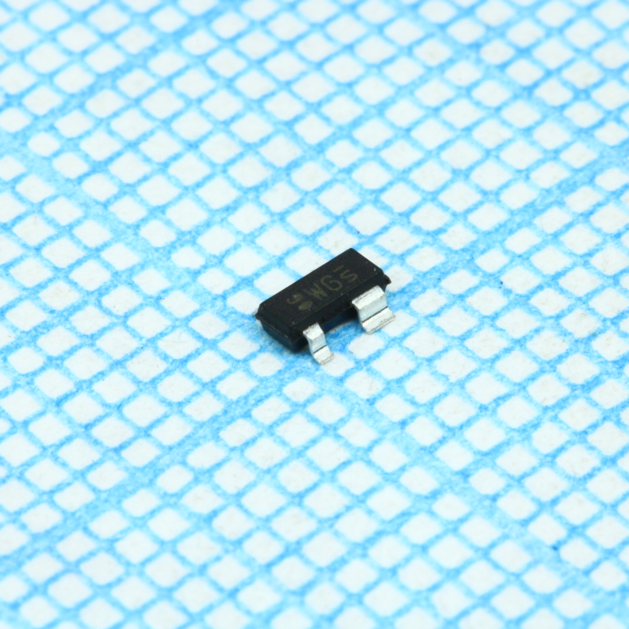 BCR402RE6327 - LED-драйвер 20mA 18V