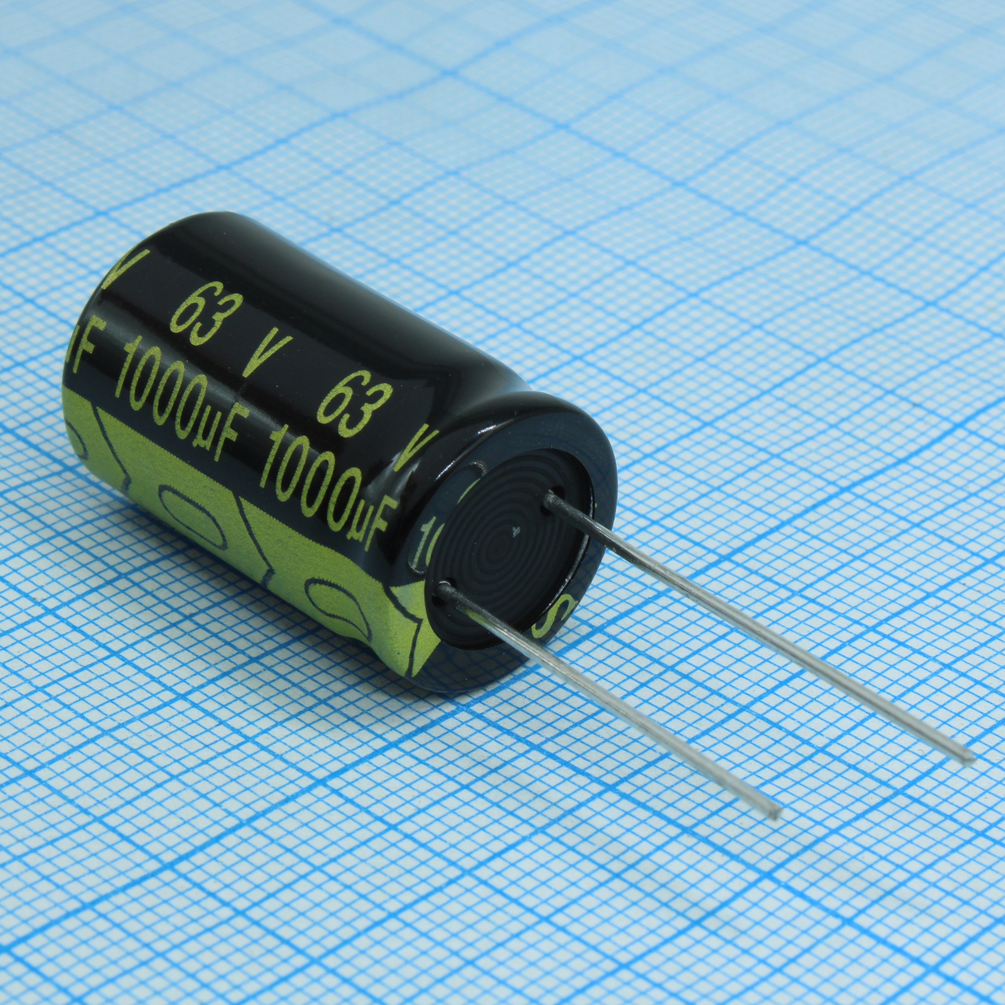 TS13DJ1V222MSB0C0R - Конденсатор алюминиевый электролитический радиальный низкий импеданс 2200мкФ 35В ±20% 16*26 P:7.5мм 2540мА 0.022Ом 5000ч 105°С