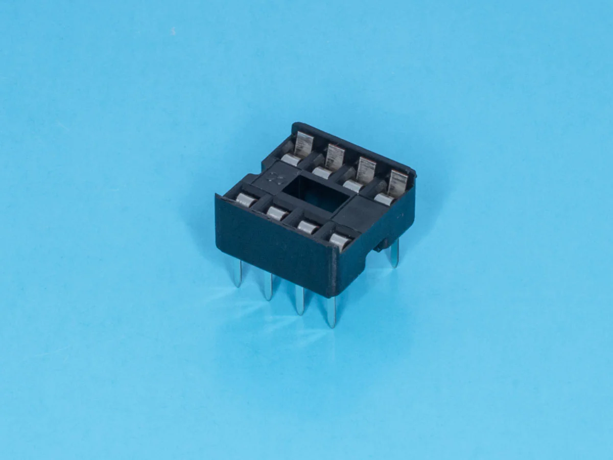SCS-8 - Панелька DIP  8, кратно 60 шт.