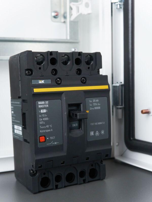Выключатель автоматический 3п 63А 25кА ВА88-32 MASTER SVA10-3-0063-02