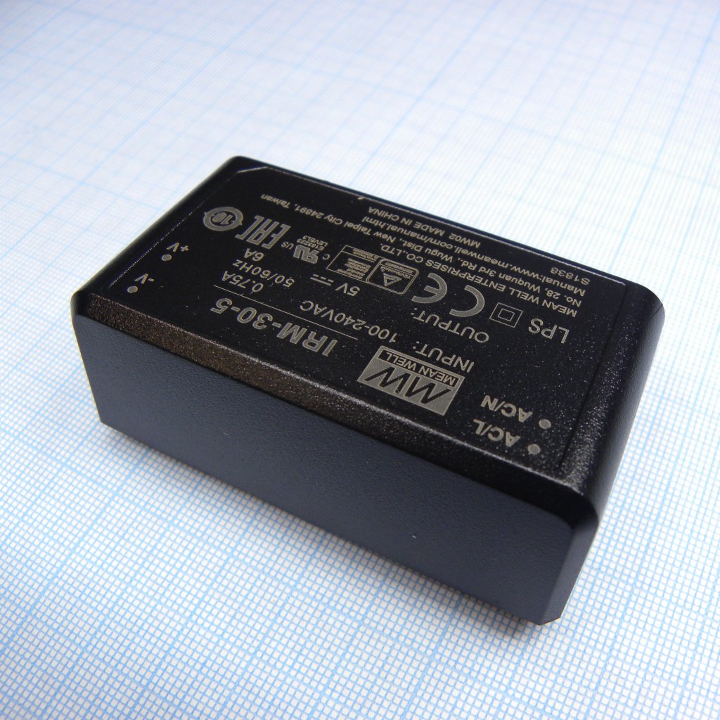 IRM-30-5 - AC-DC, 30Вт, вход 85...264В AC 47...440 Гц, 120...370B DC, выход 5В/6А, изоляция 3000В AC, в корпусе на плату 69.5x39x24мм, -30...+70°C