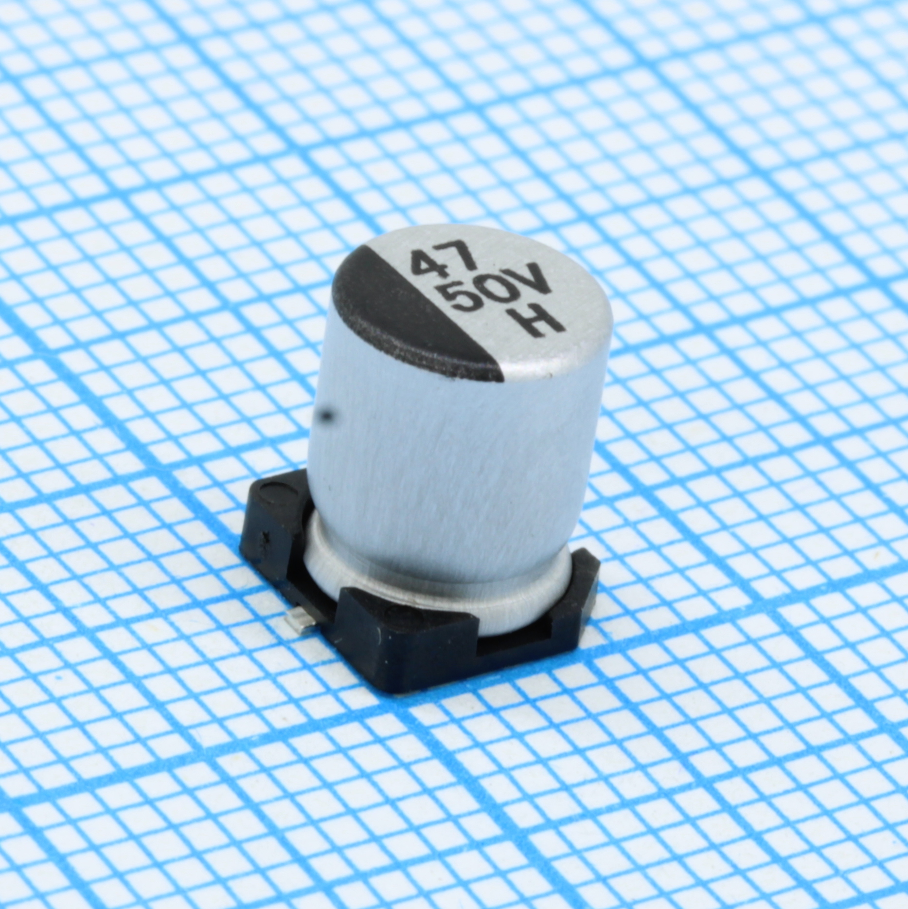 EHV470M50RC8 - Конденсатор алюминиевый  электролитический 47мкФ 50В ±20% (6.3 X 7.7мм) для поверхностного монтажа 63мА 2000час 105°С лента на катушке
