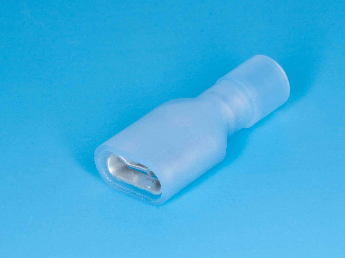 TAI-2I8 - Клемма ножевая 6,3мм, гнездо на провод 1,5-2,5мм, полностью изолированная под контакт 0,8мм, кратно 100шт