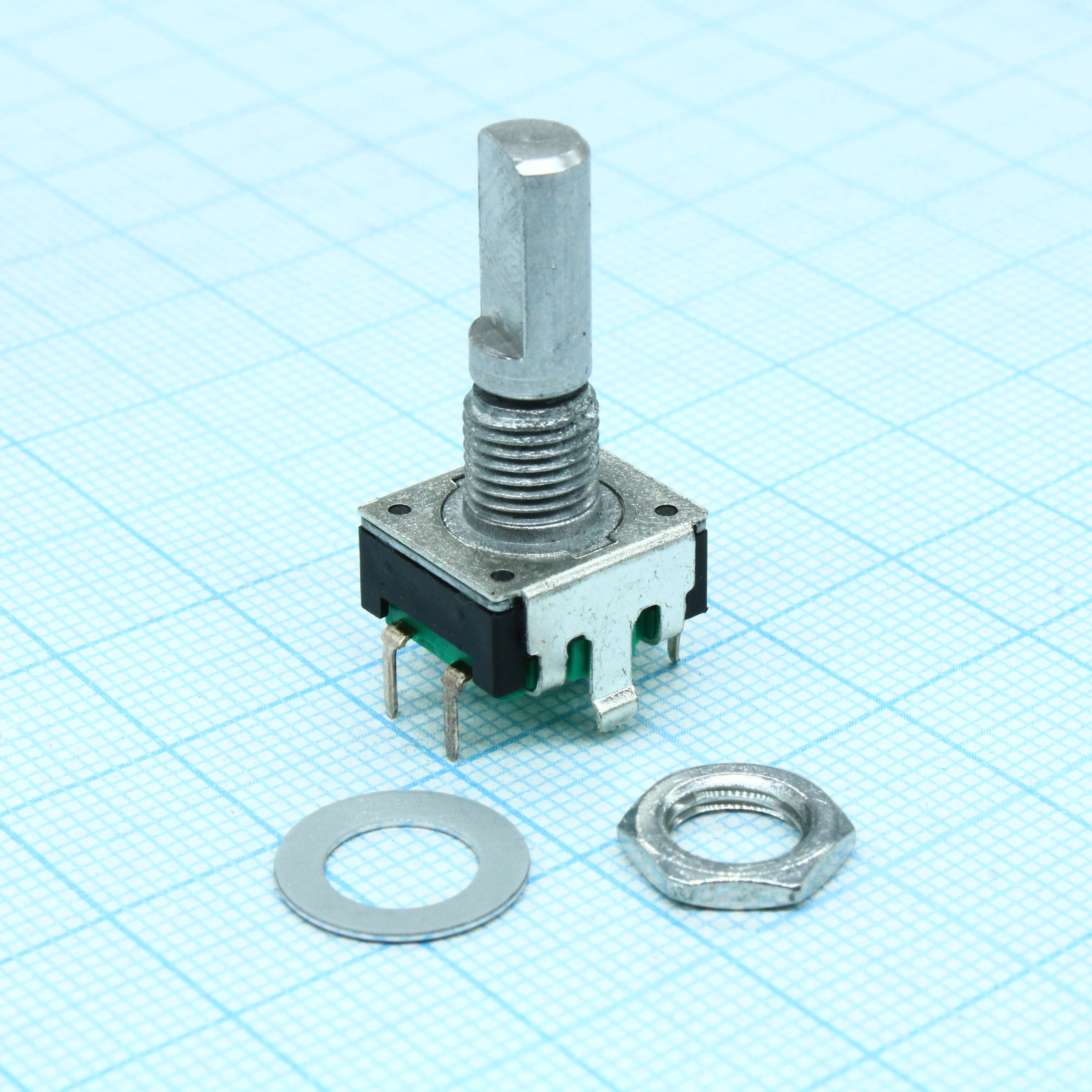PEC11R-4220F-S0012 - Энкодер PEC11, 24 щелчка, 12 импульсов, металлический вал с лыской 20мм, с кнопкой, горизонтальные выводы,крепление на гайку 7мм