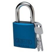 gws814065 - Замки алюминиевые стандартные, алюминиевая дужка, высота дужки – 25 мм, диаметр дужки – 6.5 мм, алюминиевый корпус, размеры корпуса – 40х38х19 мм, цвет – синий, 6 шт/упак