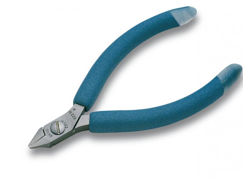 622NB - Плоский срез, высококачественная инструментальная сталь, электростатически безопасны. Миниатюрные режущие стороны. Очень тонкая облегченная головка позволяет получить максимальный доступ к выводам. Перекусывает: проволока средней жесткости – 0,6 м