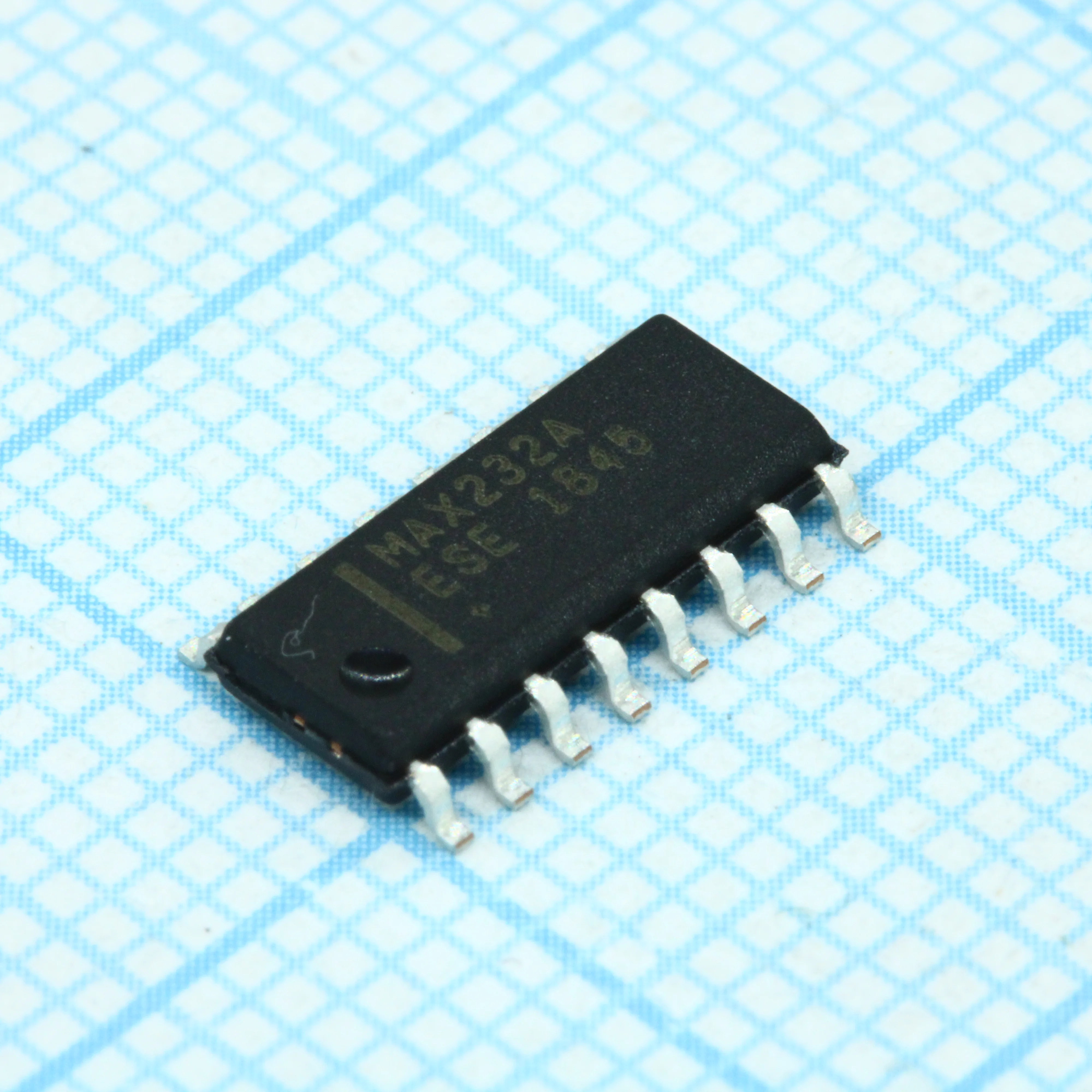 MAX232AESE+T - Интерфейс RS-232  200кБит/сек  Uп=5В  -40...+85°C