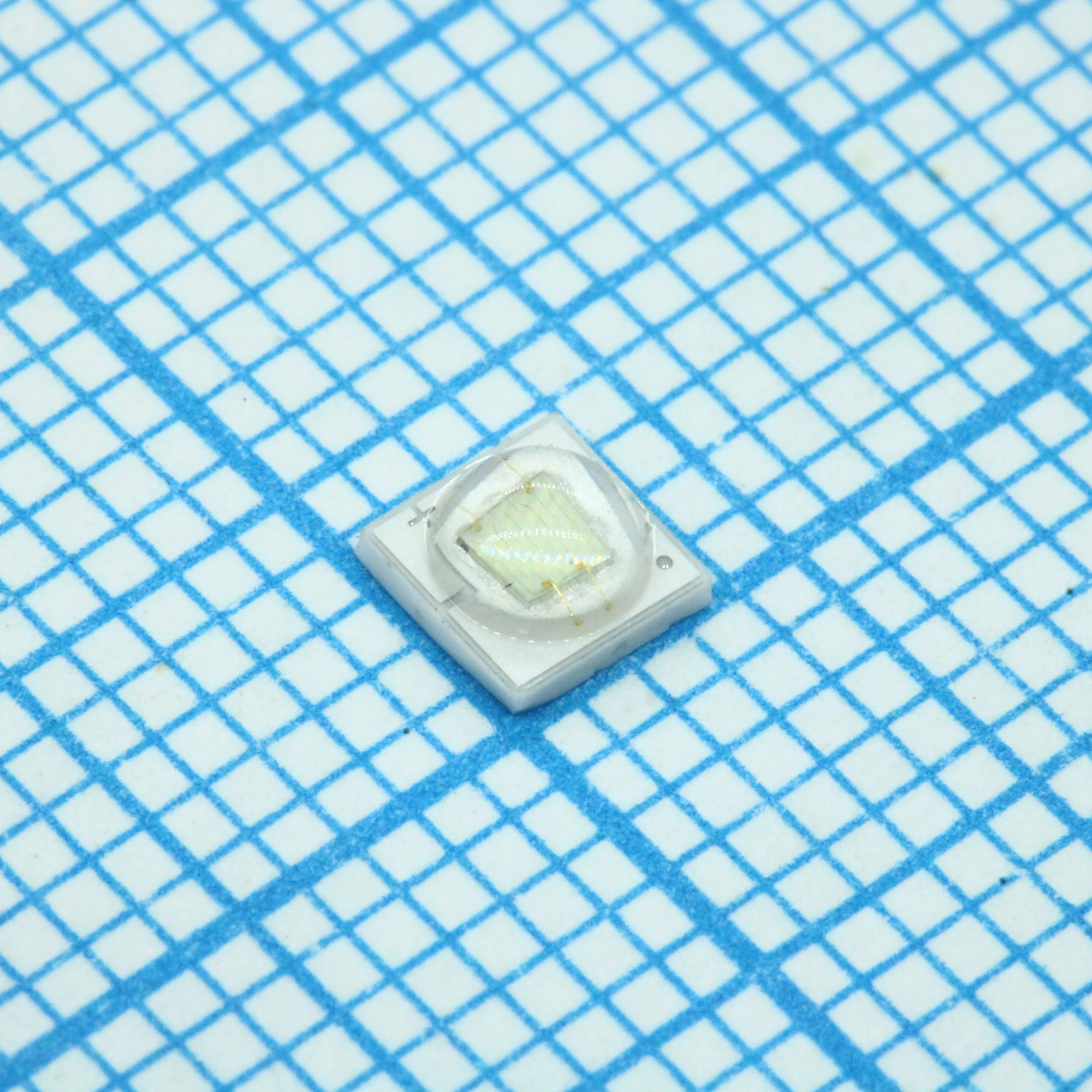 HL-C3535K29B5GB-FC-LVR - Светодиод smd 3,45x3,45x2,15мм/синий/450нм/ 70Лм  (2390мВт, 10 umol/s) при 1500мА/3Вт/3-3.8В/ Ifmax=2000мА/ 130°