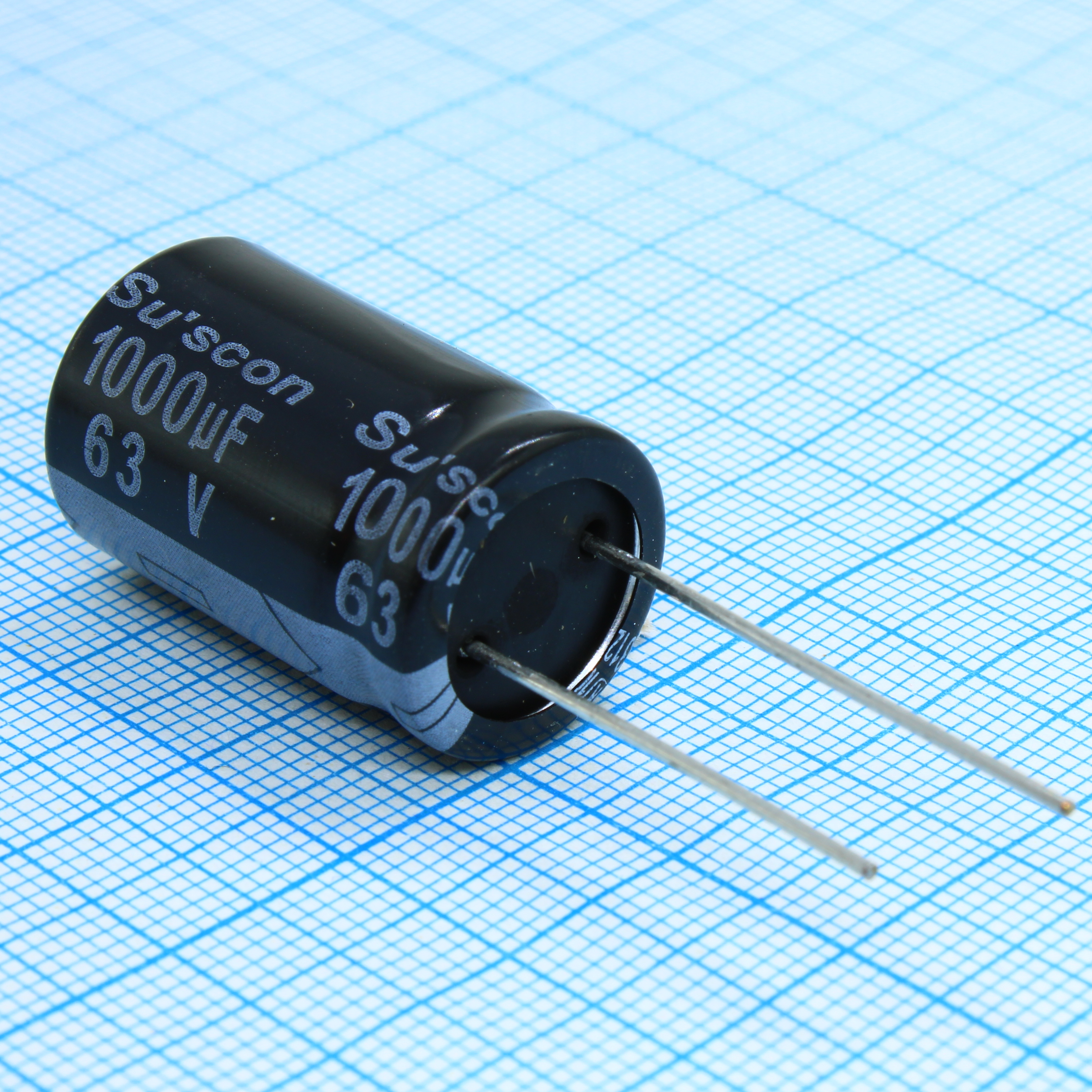 SK063M102J25PKKKS00R - Конденсатор алюминиевый электролитический радиальный 1000мкФ 63В ±20% 16*25 P:7.5мм 1210мА 2000ч 105C