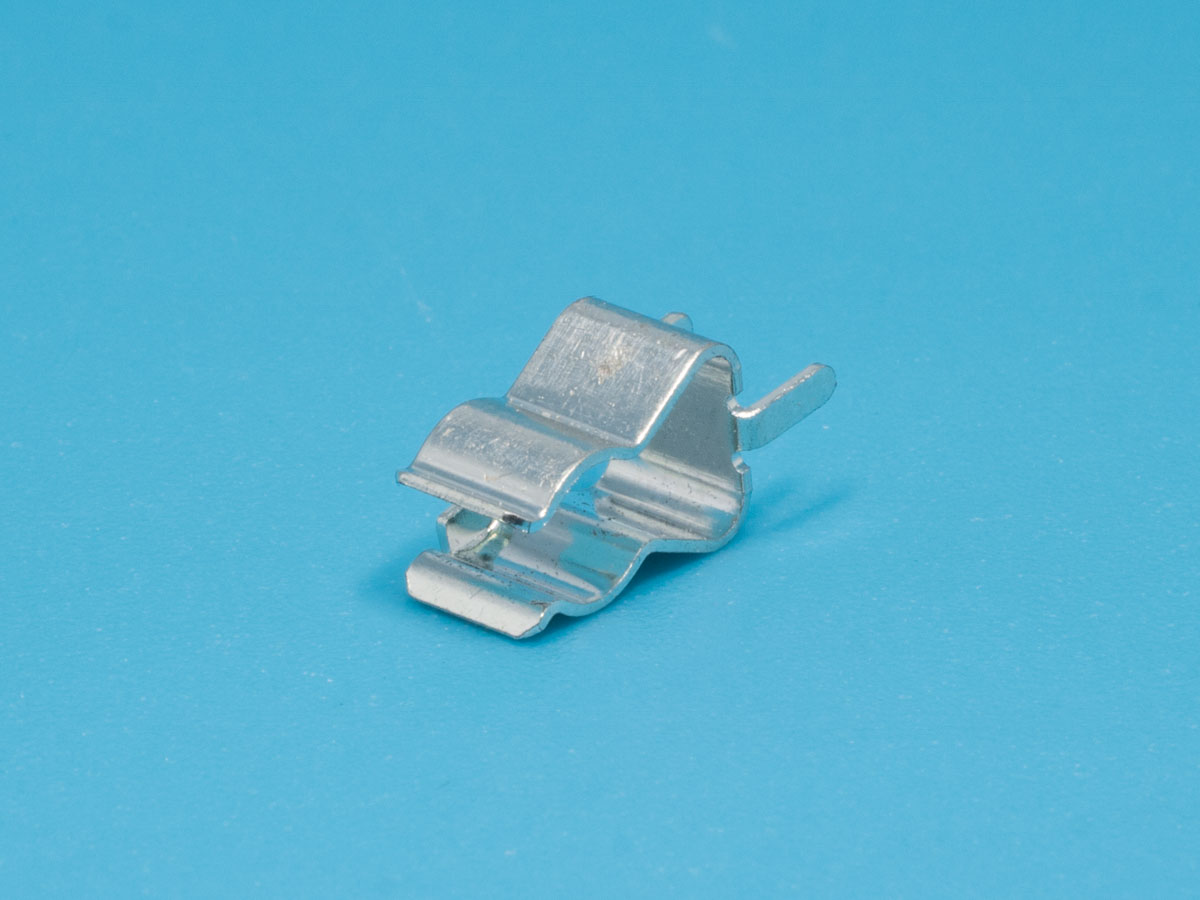 FH-100 - Держатель на плату для предохранителя d 5,2мм