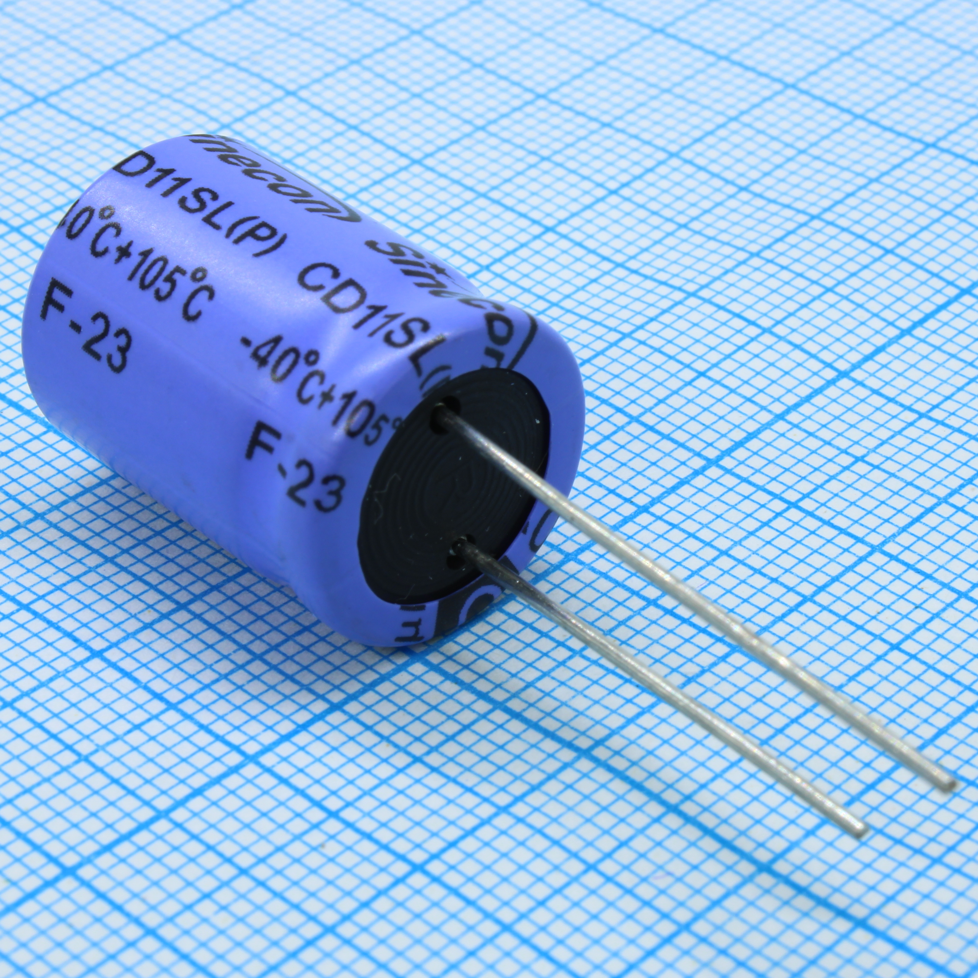 RSL220M2W16203P7AZSZ00 - Конденсатор алюминиевый электролитический 22мкФ 450В 20% (16 X 20мм) радиальные выводы 7.5мм 500мА 10000час 105°С Россыпь