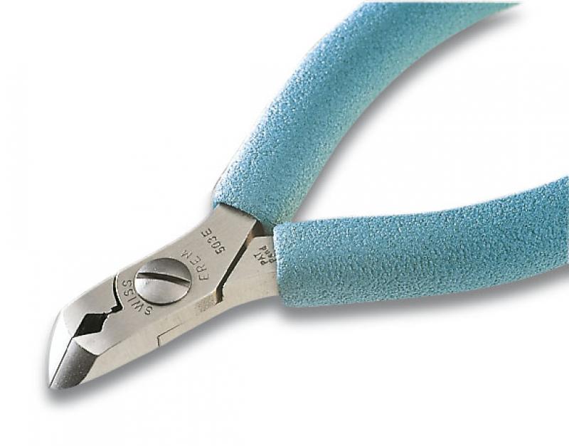 503E - Плоский срез, угол наклона 30°, высококачественная инструментальная сталь, электростатически безопасны. Стандартный размер. Для универсального использования. Перекусывает: проволока средней жесткости – 1,0 мм, Cu – 1,6 мм; длина 110 мм, 67 гр