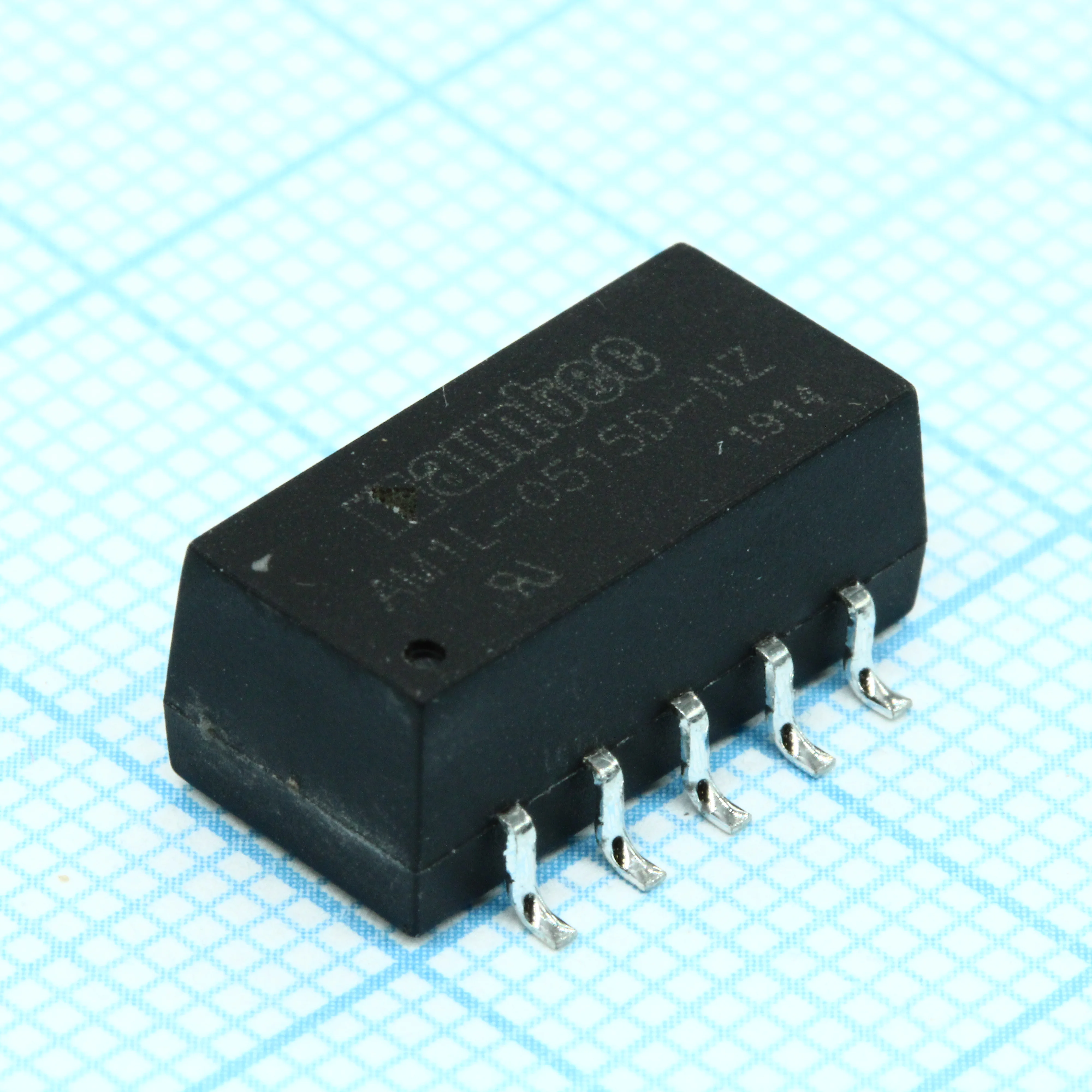AM1L-0515D-NZ - DC/DC, 1Вт, вход 4.5…5.5В, выход ±15В/±0.033А, изоляция 1000В DC, КПД 78%,  для поверхностного монтажа, 15.24x11.2x6.25мм, -40…85°C, пластик