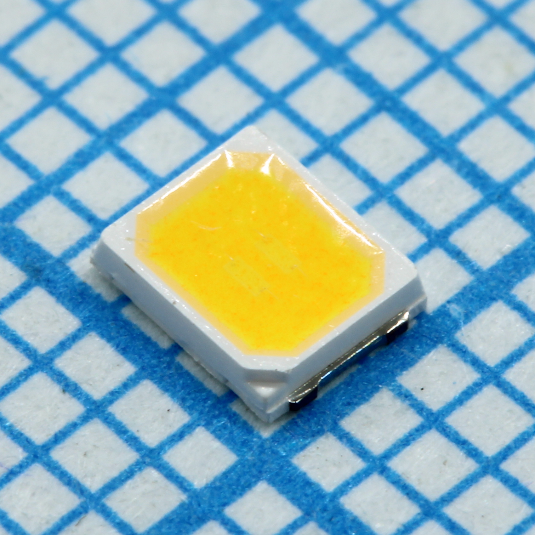 GW JTLPS1.EM-KLLL-XX55-1 - Светодиод серия Duris E2835  0.2~0.7W White 4000K 3,05v   68...88 at 150mA (185Lm/W)  Ifmax=250mA CRI=80    120°   3.5x2.8x0.7mm