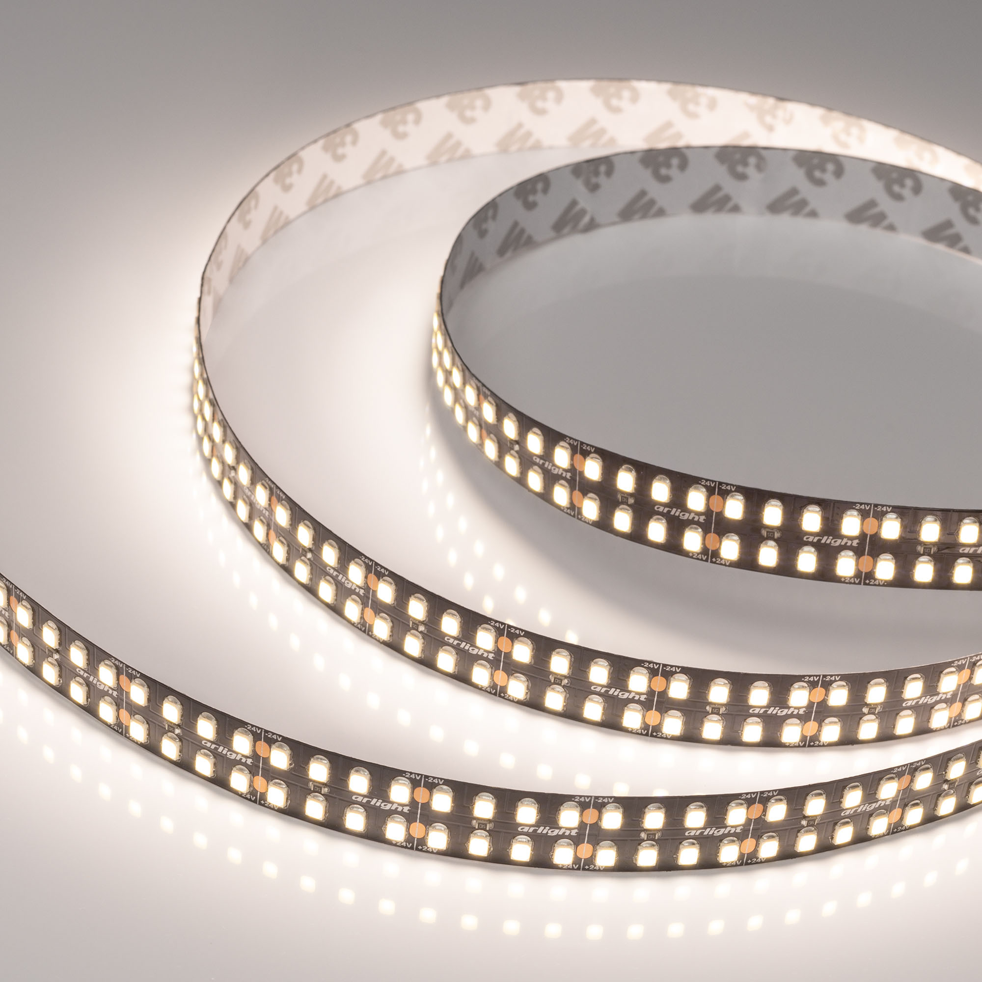 Лента RT-A320-BLACK-15mm 24V Day4000 (24 W/m, IP20, 2835, 5m) 032608(2) - Светодиодная широкая лента серии A320, открытая. Светодиоды 2835, 320 шт/м (1600 шт на 5 м), черная плата, ширина 15 мм, скотч 3M. Цвет ДНЕВНОЙ 4000 K, цветопередача CRI 95..98, уго