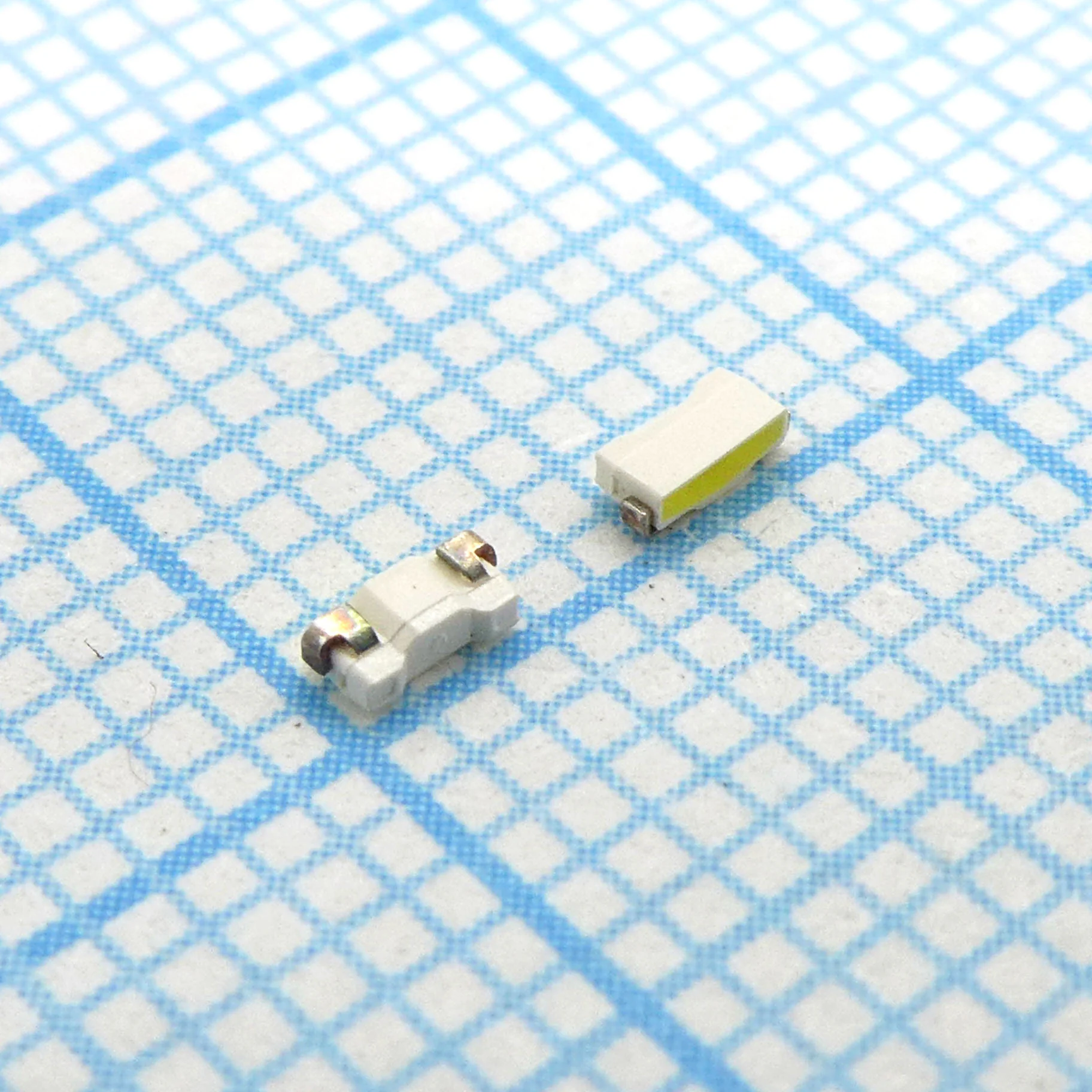 KA-2810AVW1S - Светодиод smd 2,8х0,8мм/белый/650-1400мкд/прозрачный/110°/боковой свет