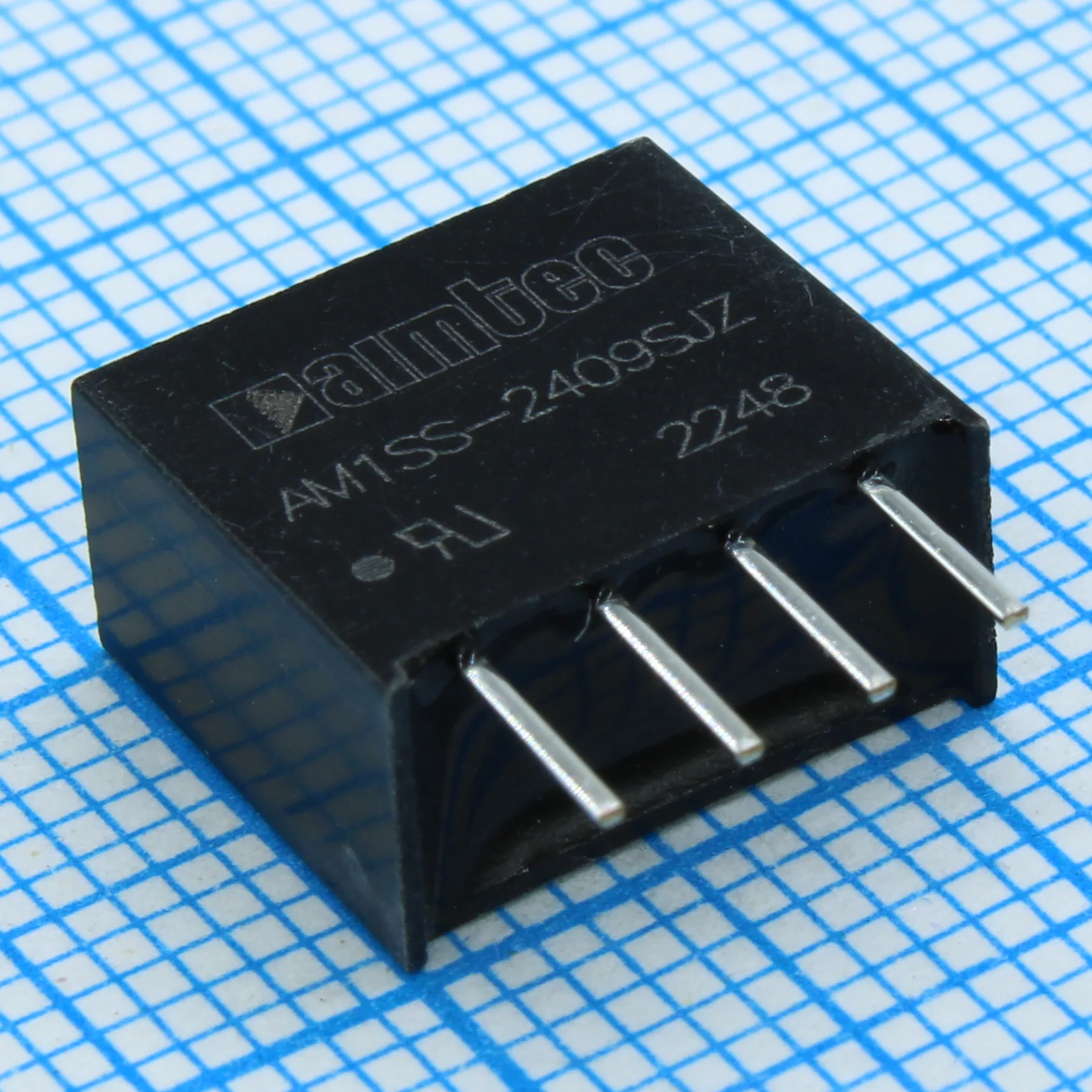 AM1SS-2409SJZ - DC/DC, 1Вт, вход 21.6…26.4В, выход 9В/0.012…0.111А, изоляция 1500В DC, КПД 80%, максимальная емкостная нагрузка не более 1000мкФ, SIP4, 11.6x6x10.1мм, -40…105°C, пластик