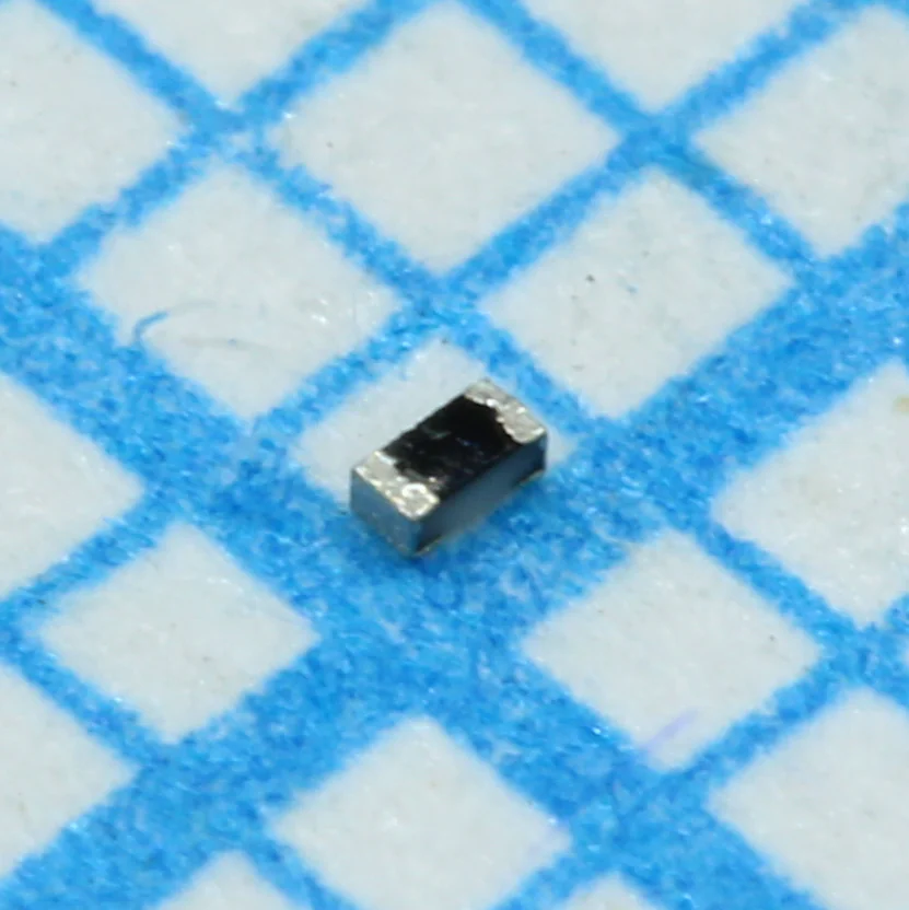 CRCW02014K70FKED - ЧИП-резистор толстопленочный 0201 4.7кОм ±1% 0.05Вт ±100ppm/°C лента на катушке