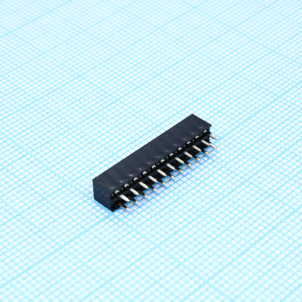 DS1026-06-2X11S8BV - Гнездо на плату 2x11 конт., шаг 2.00мм, высота 4.3мм ширина 4.1мм, позолоч.