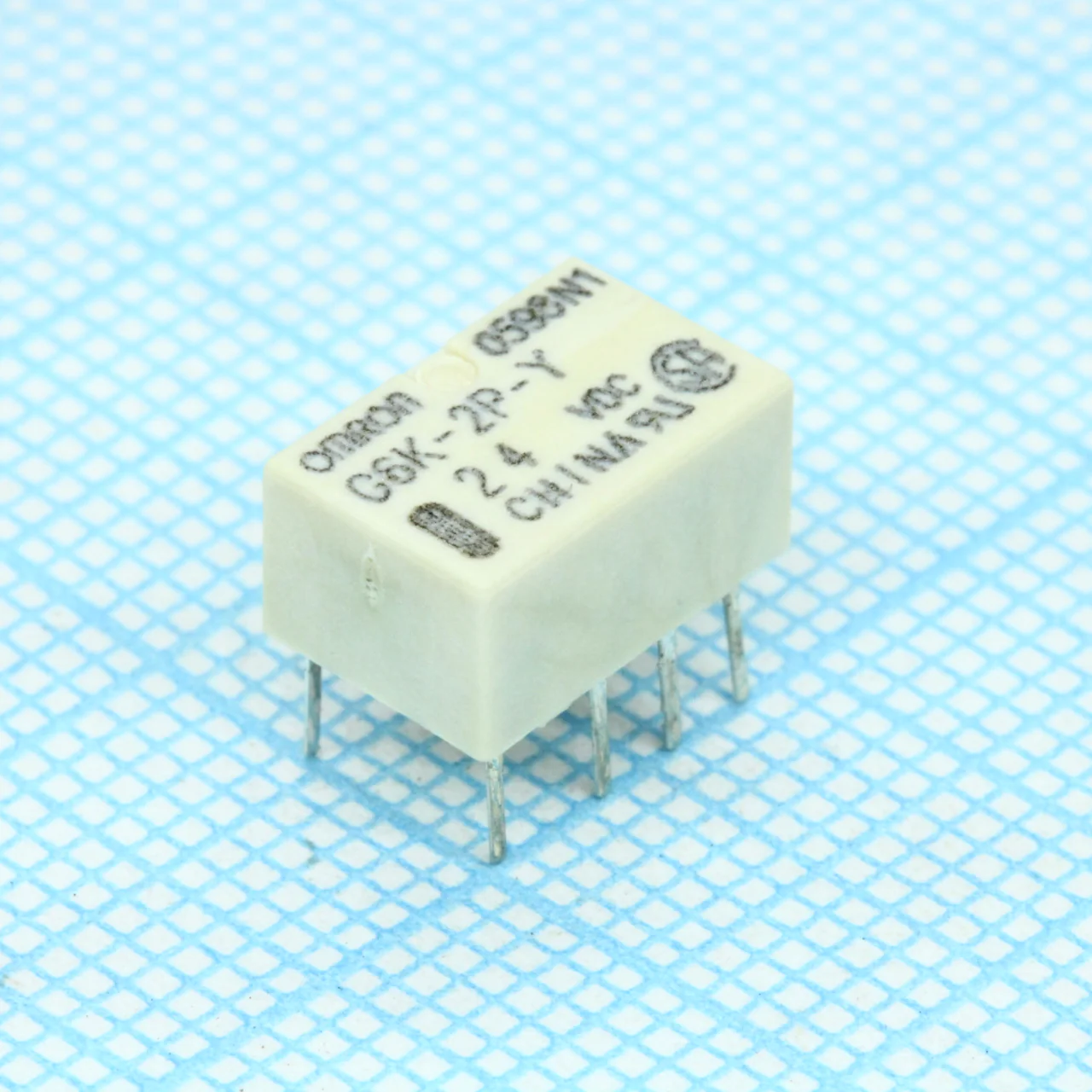 G6K-2PY-24DC - Сигнальное реле 1A DPDT (две контактных группы-два направления) катушка 24В