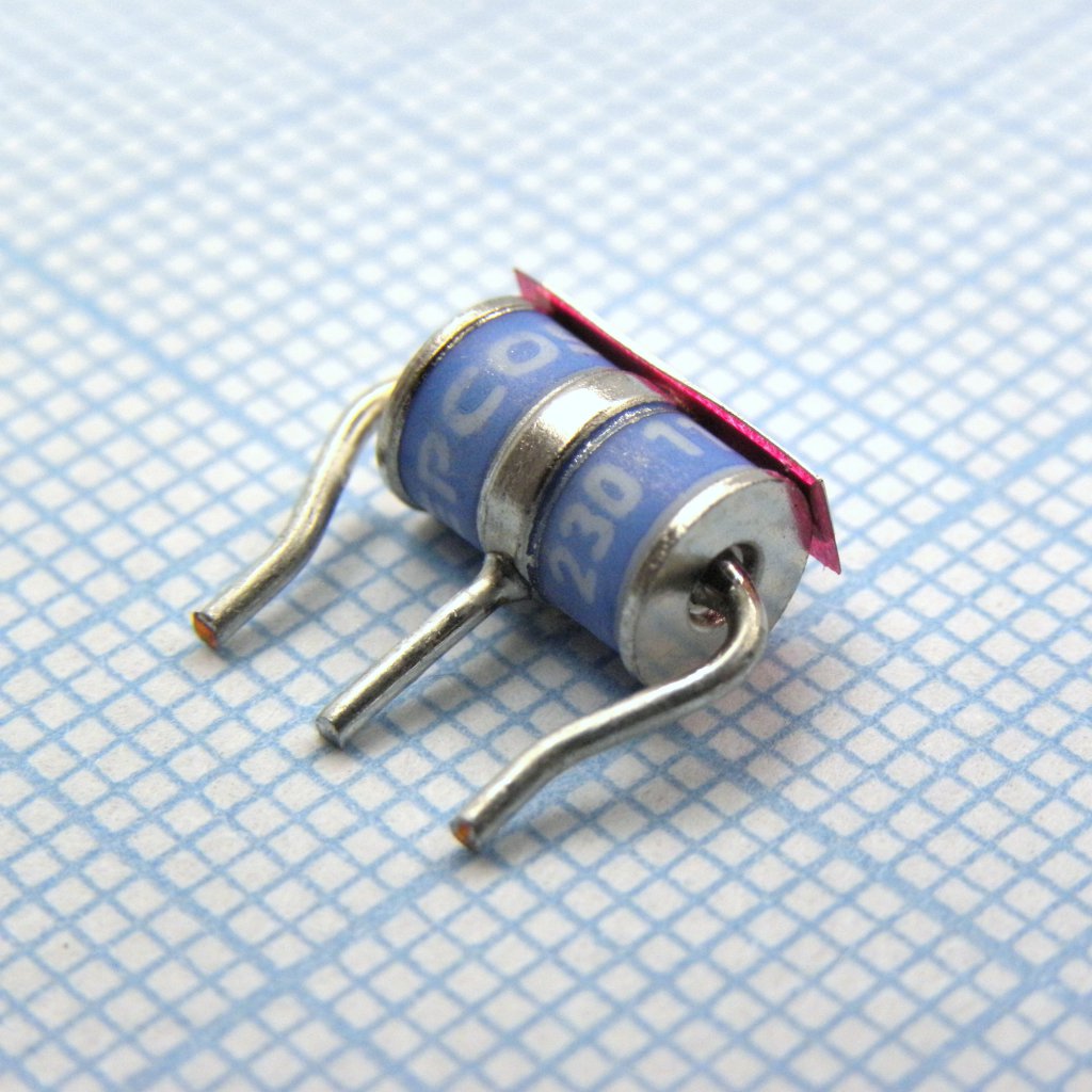 B88069X2591B502 - 5х7.6mm 230V ±20% 5kA/5A 3-x элек. EZ3A230XF1