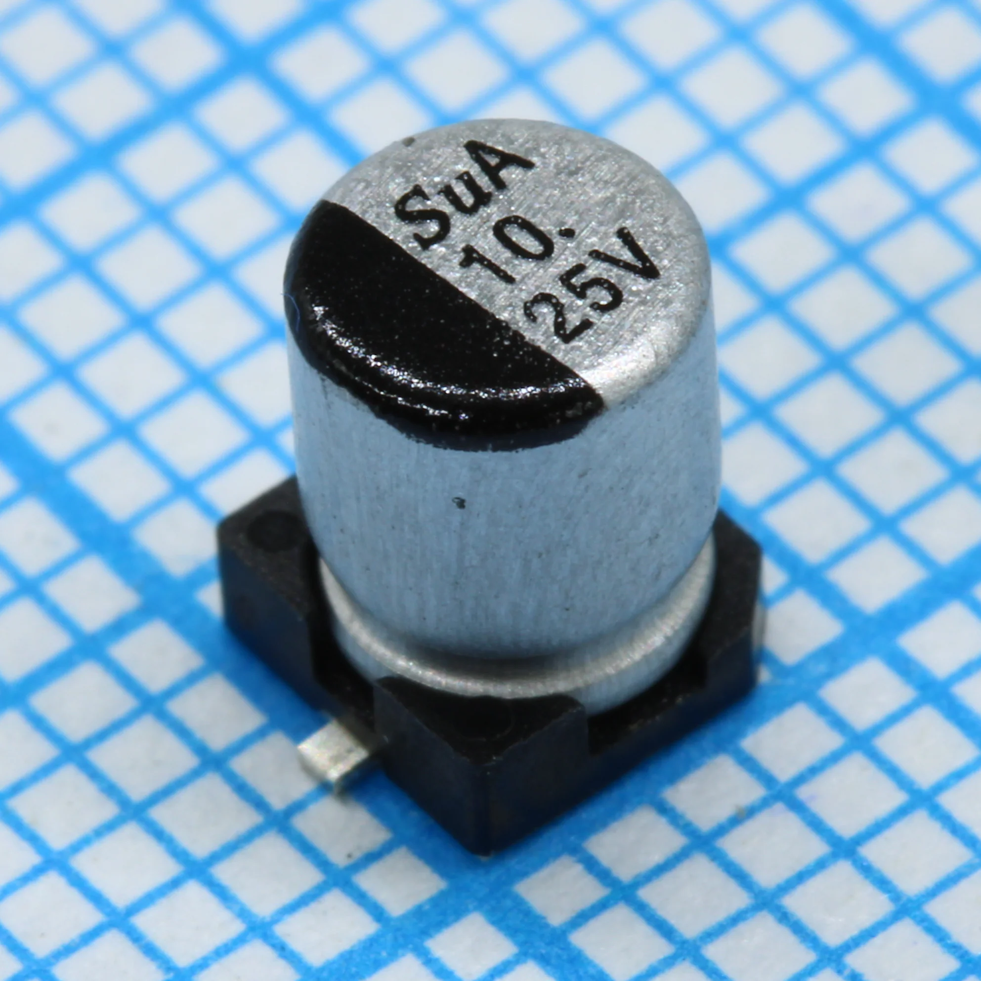TS13CA1E100MBT000R - SMD Конденсатор алюминиевый электролитический 25В, 10мкФ ±20%, размер 4 X 5.8мм, 1.45 Ом, 80мА, 2000ч, 105С