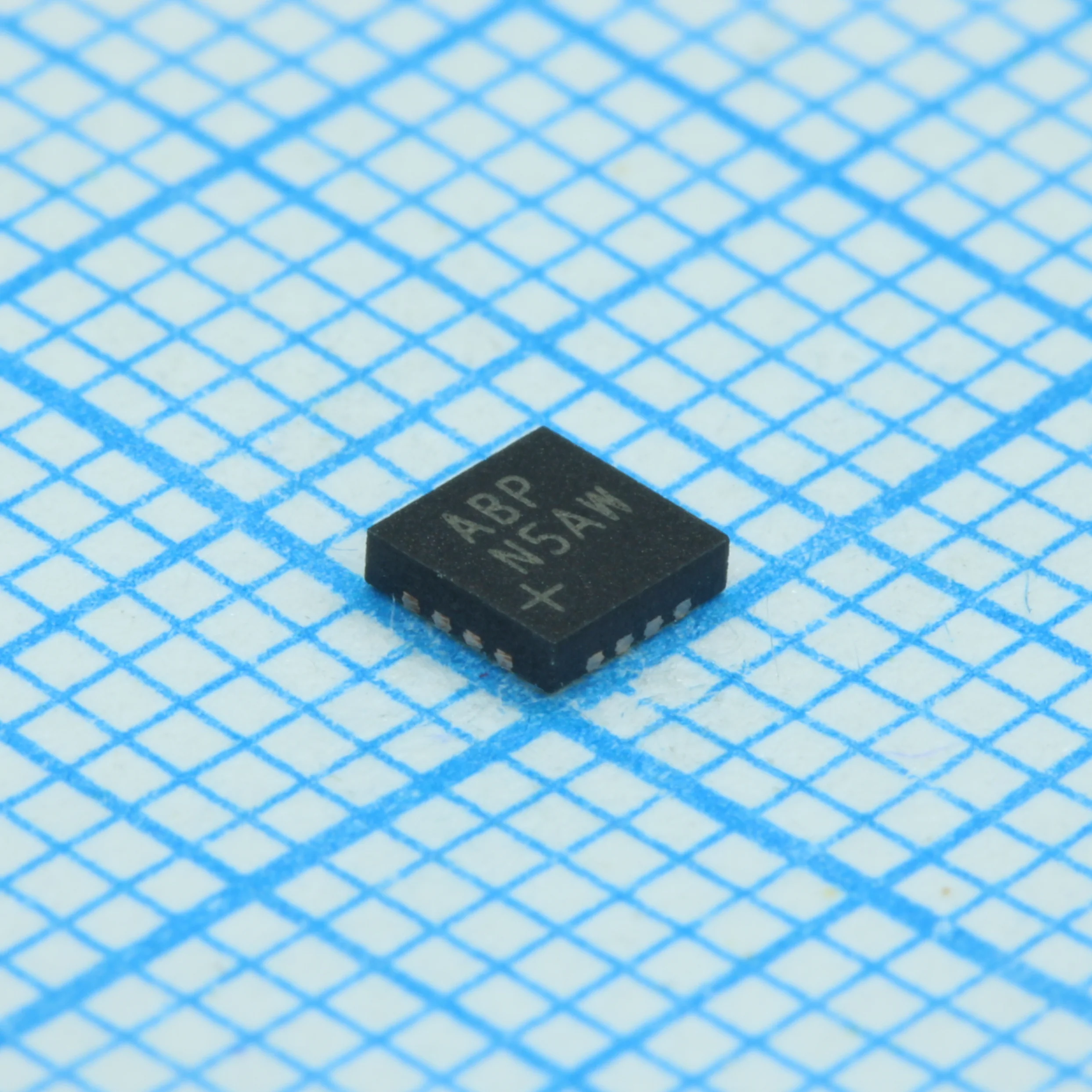 MAX5478ETE+ - Потенциометр цифровой 50кОм 256 шагов энергонезависимый линейный 16-Pin TQFN EP туба