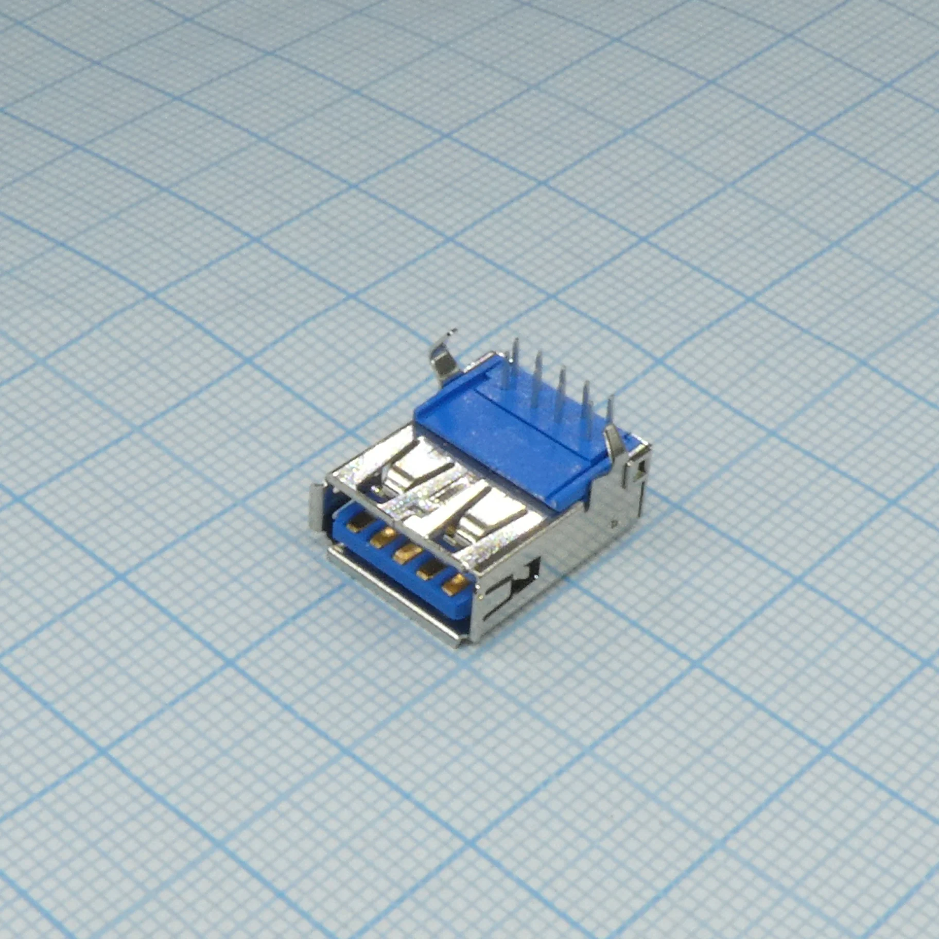 484050004 - Разъем USB 3.0 тип А, розетка угловая, 9 контактов, DIP монтаж, высокотемпературный синий