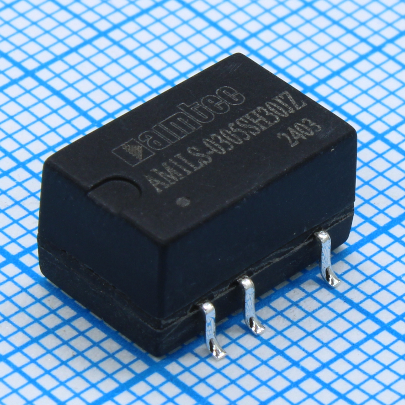 AM1LS-0305SH30JZ - DC/DC, 1Вт, вход 2.97…3.63В, выход 5В/0.02…0.2А, изоляция 3000В DC, КПД 82%, максимальная емкостная нагрузка не более 2400мкФ, для поверхностного монтажа, 13.2x11.4x7.25мм, -40…105°C, пластик