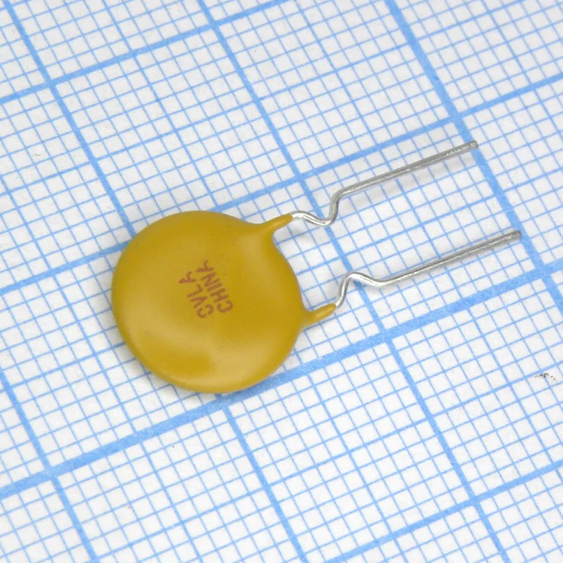 RXEF090 - Самовосстанавливающийся предохранитель PTC 0.9A(hold) 1.8A(trip) 72V 40A 0.99W 7.2s 0.2Ohm, радиальные выводы, 11.2 X 3 X 15.8mm, россыпью
