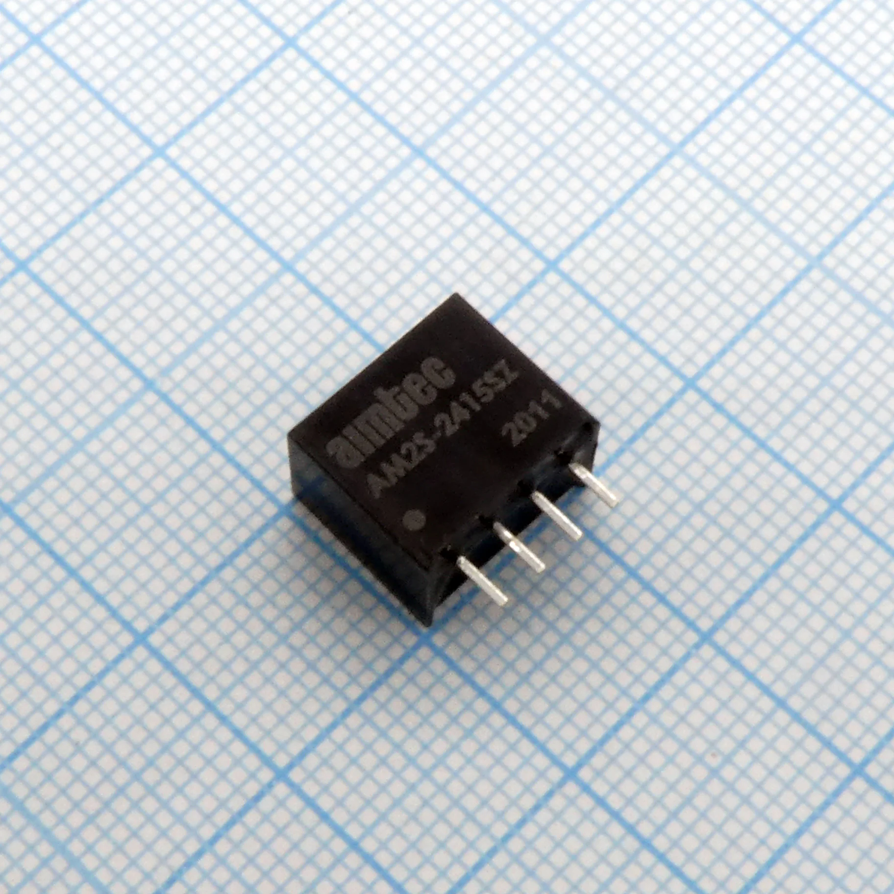 AM2S-2415SZ - DC/DC, 2Вт, вход 21.6…26.4В, выход 15В/0.133А, изоляция 1000В DC, КПД 86%, максимальная емкостная нагрузка не более 470мкФ, SIP4, 11.68x7.5x10.15мм, -40…85°C, пластик