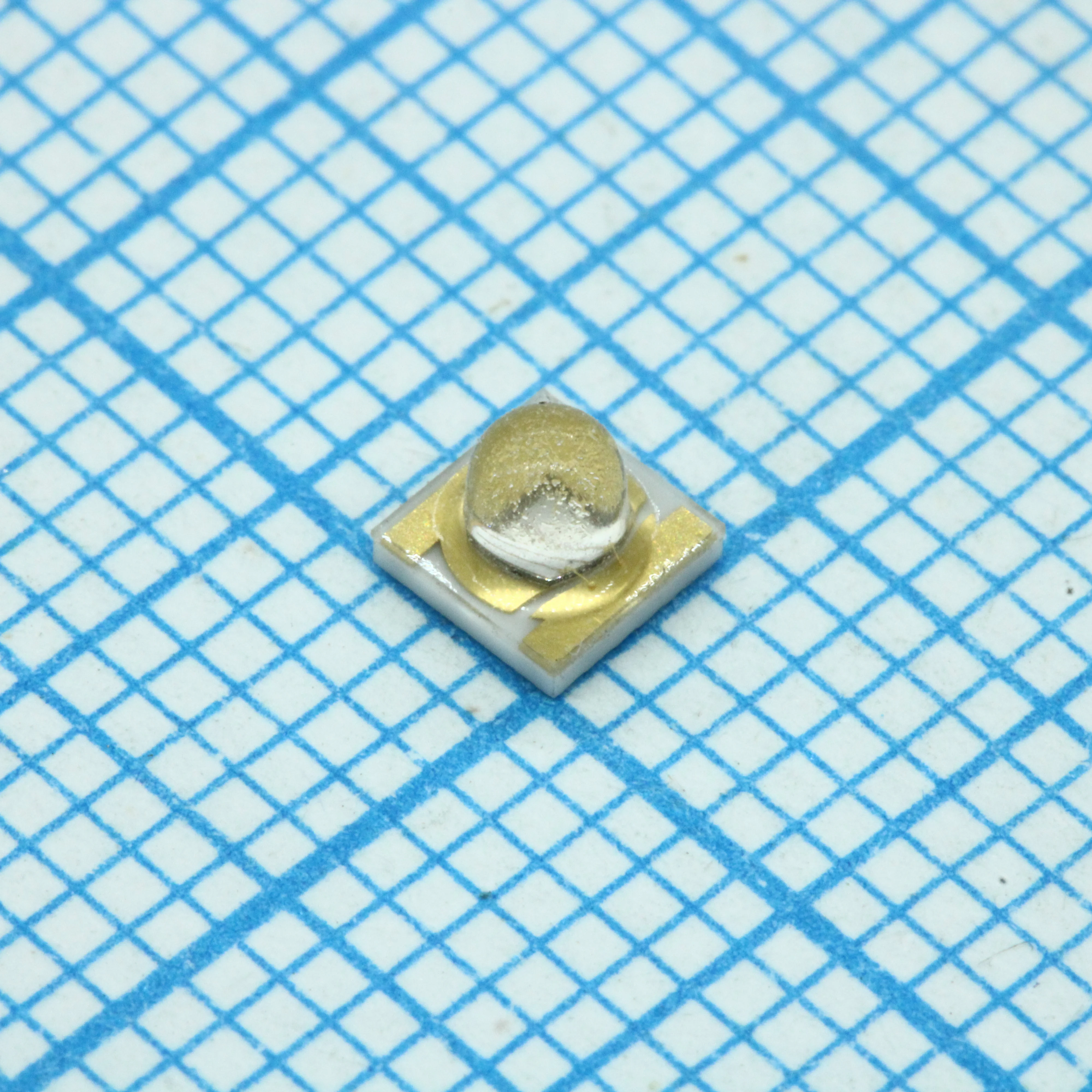 HL-C3535F8V385-D1-LVR9(Au60) - Ультрафиолетовый светодиод smd 3,5х3,5мм/380-390нм/650-700mW /3-4v/60°