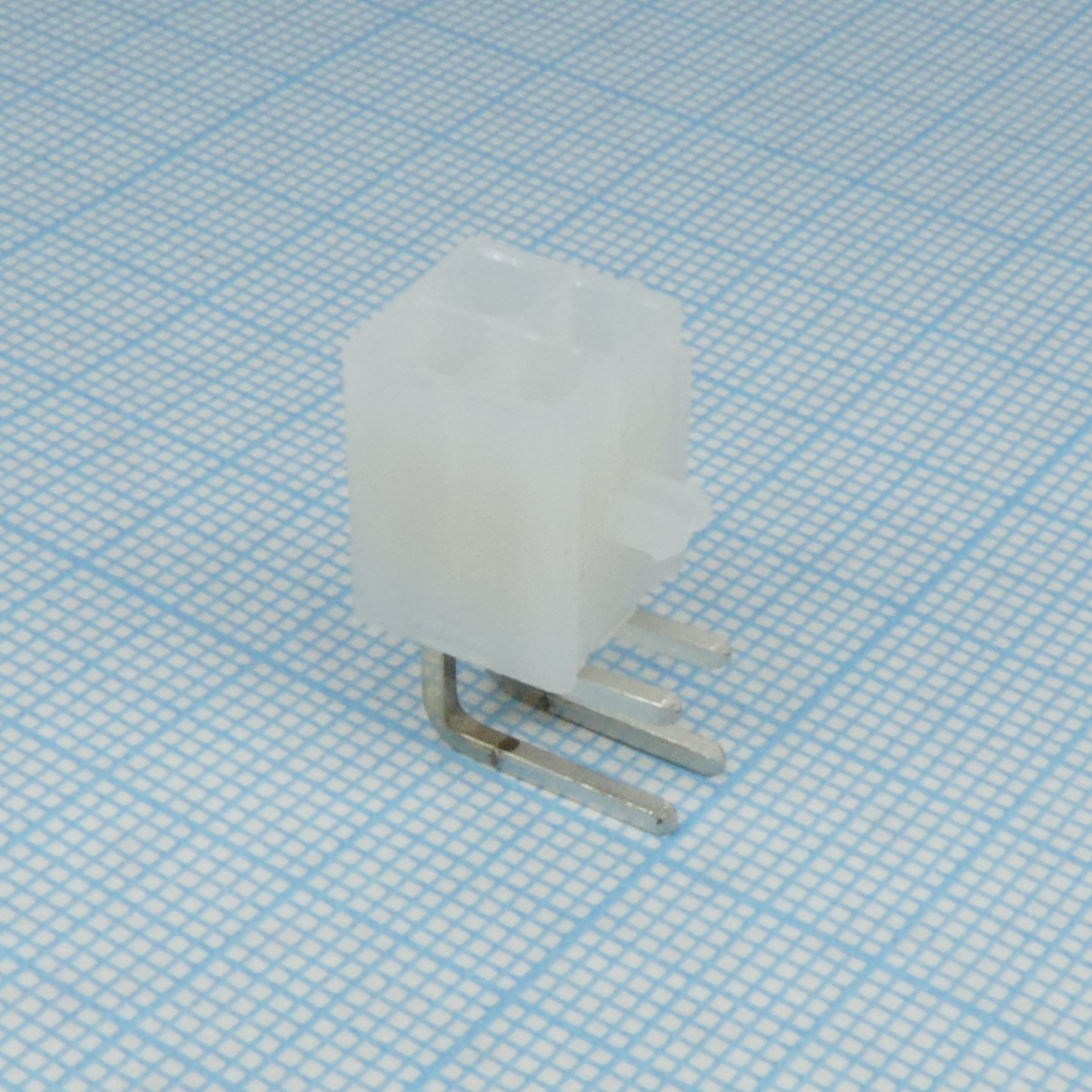 39301041 - Разъем типа провод-плата, угловой, 4.2 мм, 4 контакт(-ов), Штыревой Разъем, Серия Mini-Fit Jr 5569