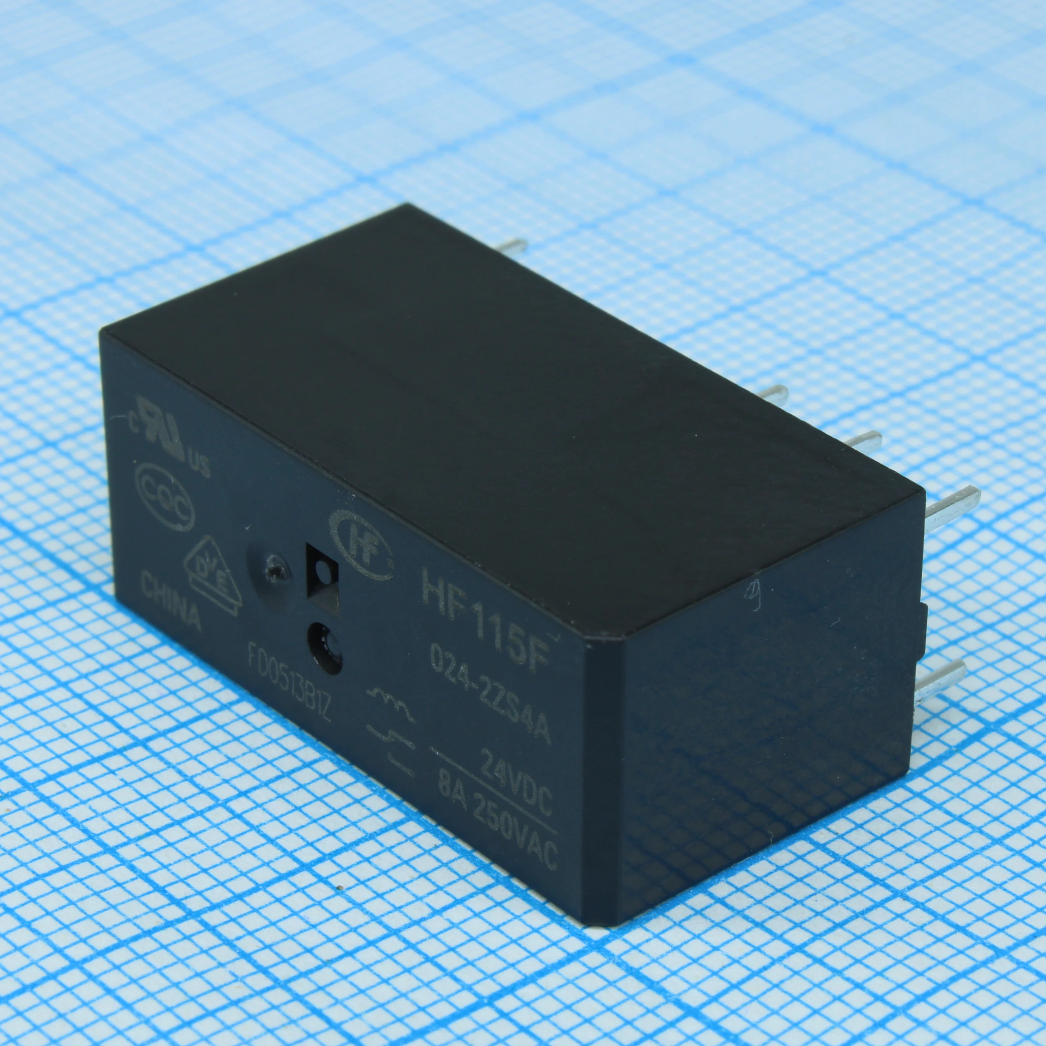 HF115F/024-2ZS4A - Реле силовое, 8 А, 24 В, две группы на переключение