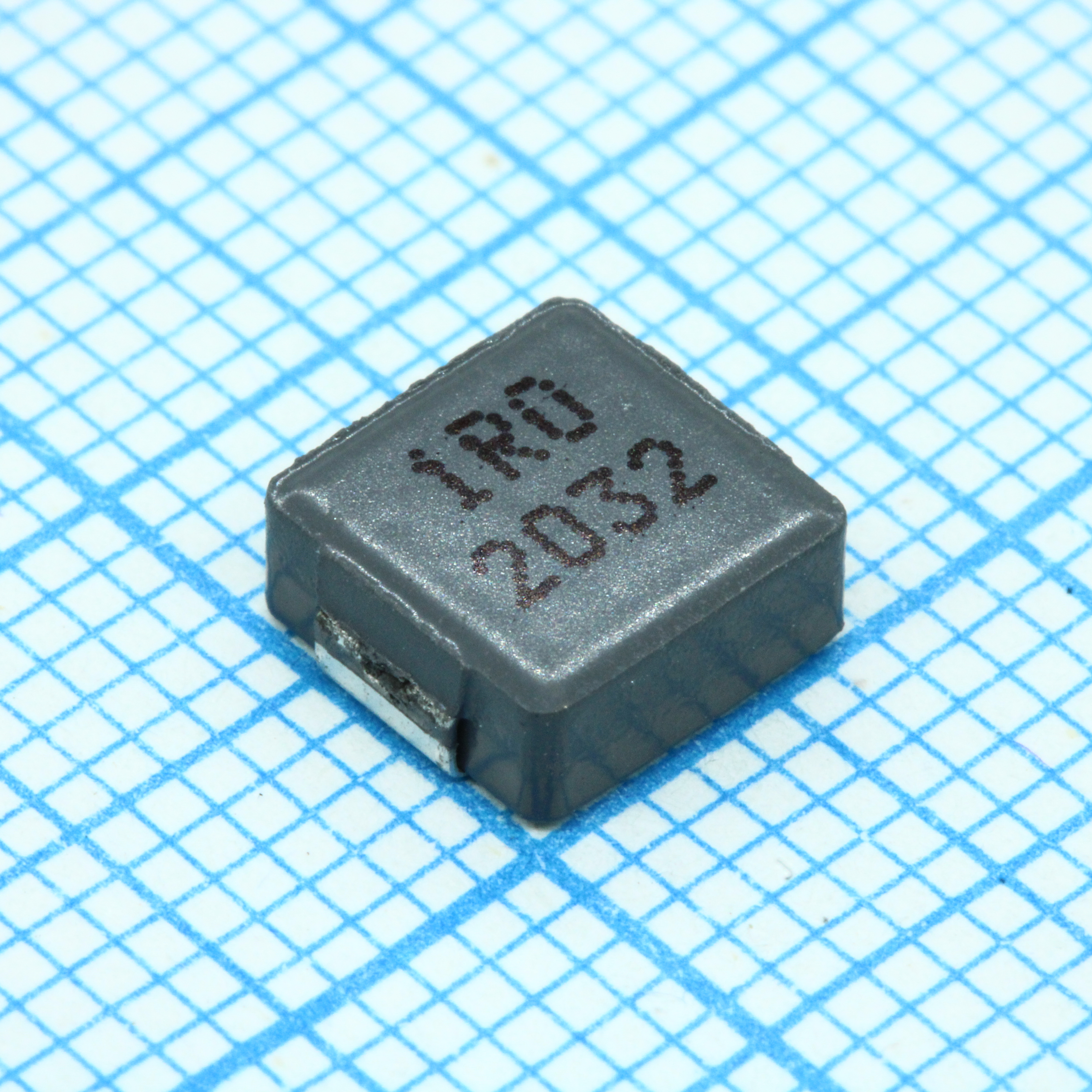 SRP7028A-1R0M - Катушка индуктивности силовая проволочная экранированная 1мкГн ±20% 100кГц 20Q-Фактор карбонил 11A 0.01Ом по постоянному току автомобильного применения