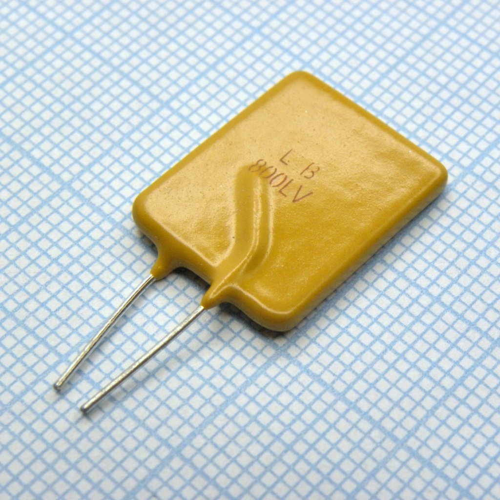 LB800LVF - Самовосстанавливающийся предохранитель PTC 0.8A(hold) 1.8A(trip) 265V 10A 40s 0.3Ohm, радиальные выводы, 15.5 X 22.5 X 3.8mm, россыпью