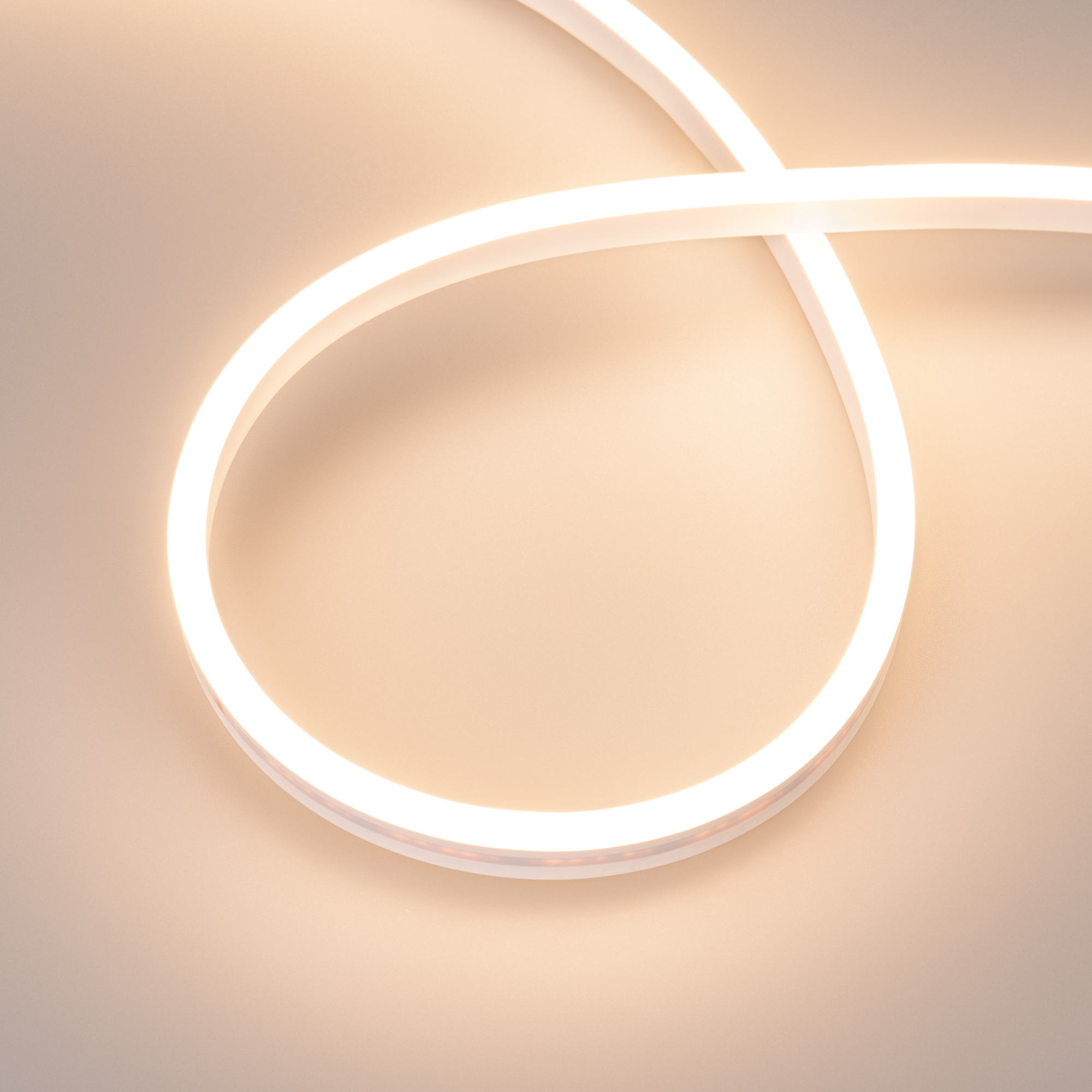 Лента герметичная AURORA-PS-A120-12x6mm 24V Warm3000 (10 W/m, IP65, 2835, 5m) 036675 - Гибкий неон AURORA в силиконовой оболочке. Светодиоды SMD2835, 120 шт-м, цвет ТЁПЛЫЙ БЕЛЫЙ 3000К. Сечение 12х6 мм, горизонтальный (боковой) изгиб, IP65, шаг резки 8.33 