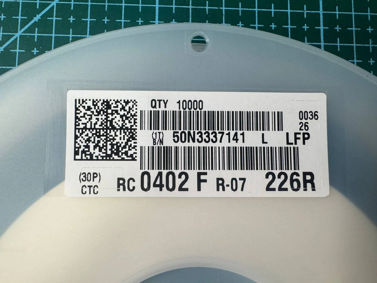 Резистор RC0402FR-07226RL (Yageo)