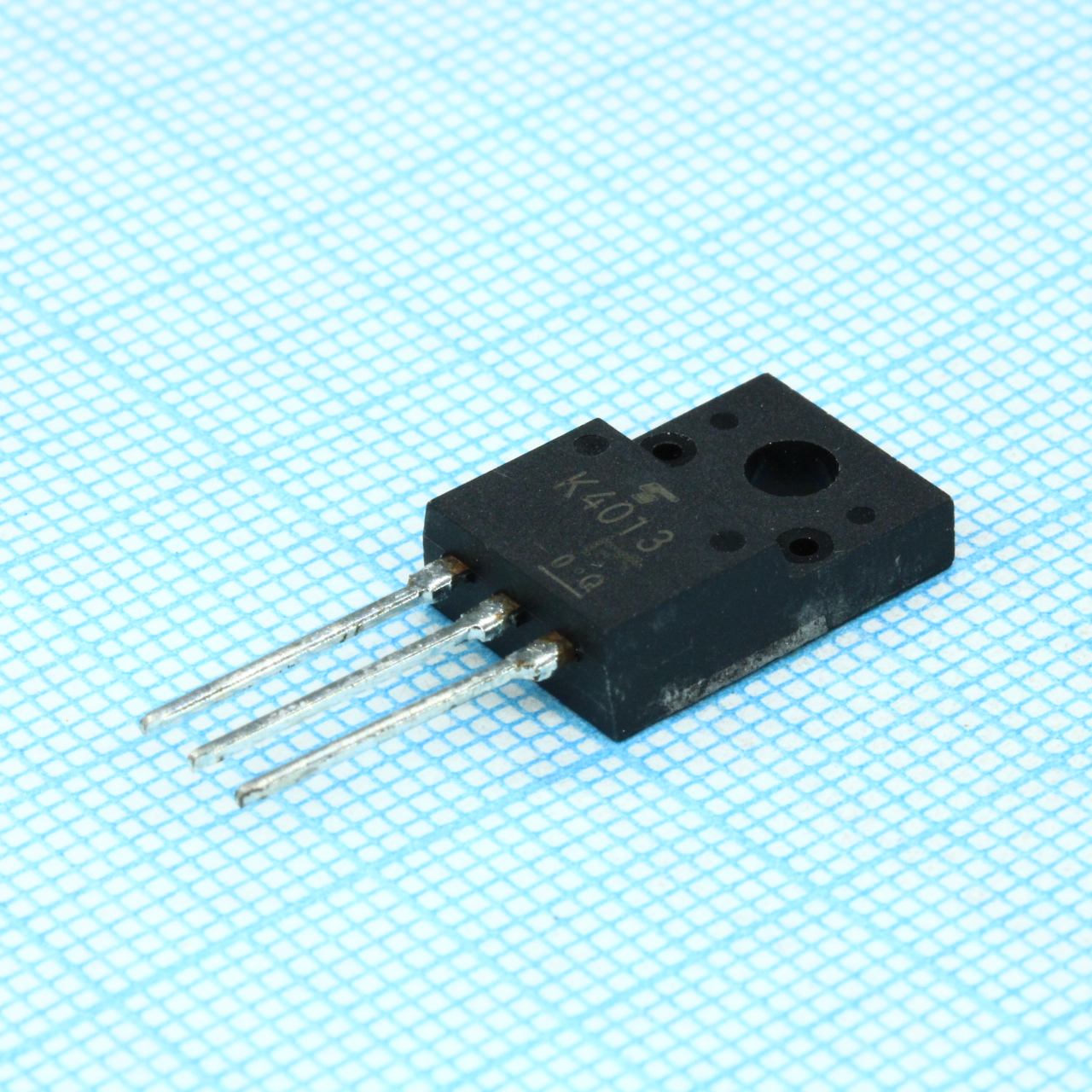 2SK4013 - Транзистор полевой MOSFET N-канальный 800В 6А 45Вт (рекомендуемая замена: TK6A80E)