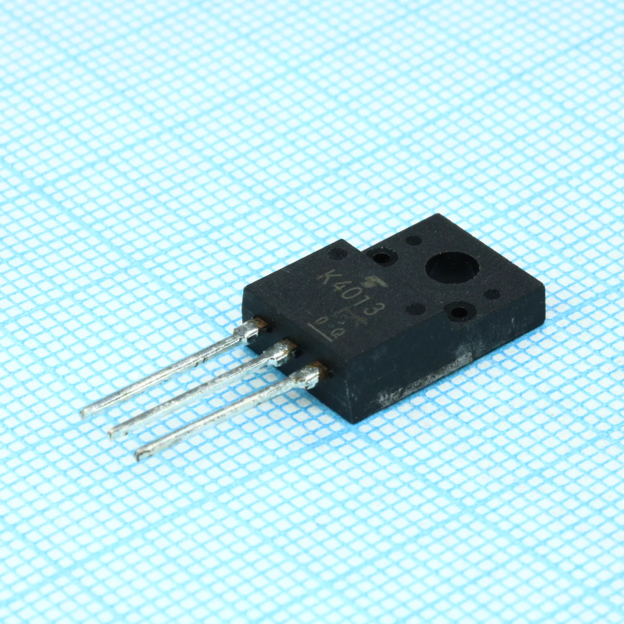 2SK4013 - Транзистор полевой MOSFET N-канальный 800В 6А 45Вт (рекомендуемая замена: TK6A80E)