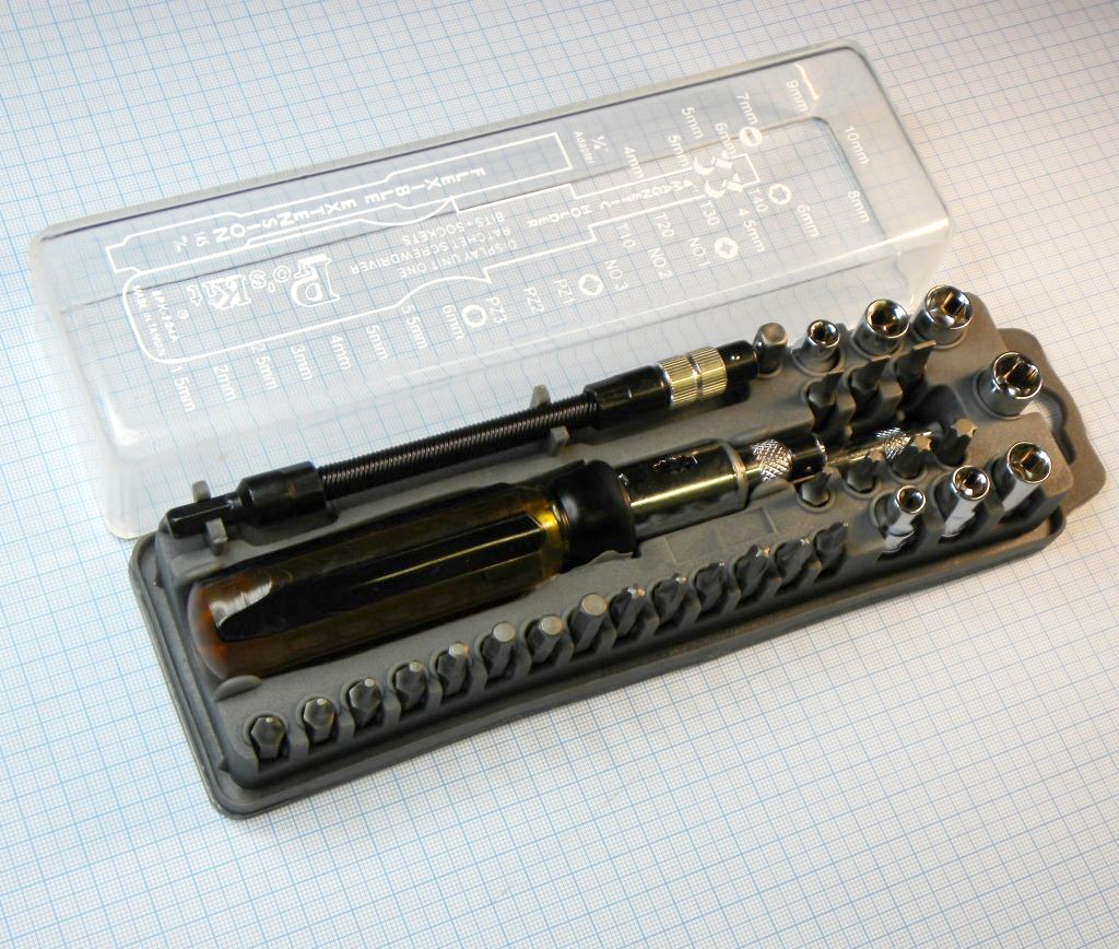 8PK-204A - Профессиональный набор инструментов спроектированный и созданный специально для электриков и инженеров