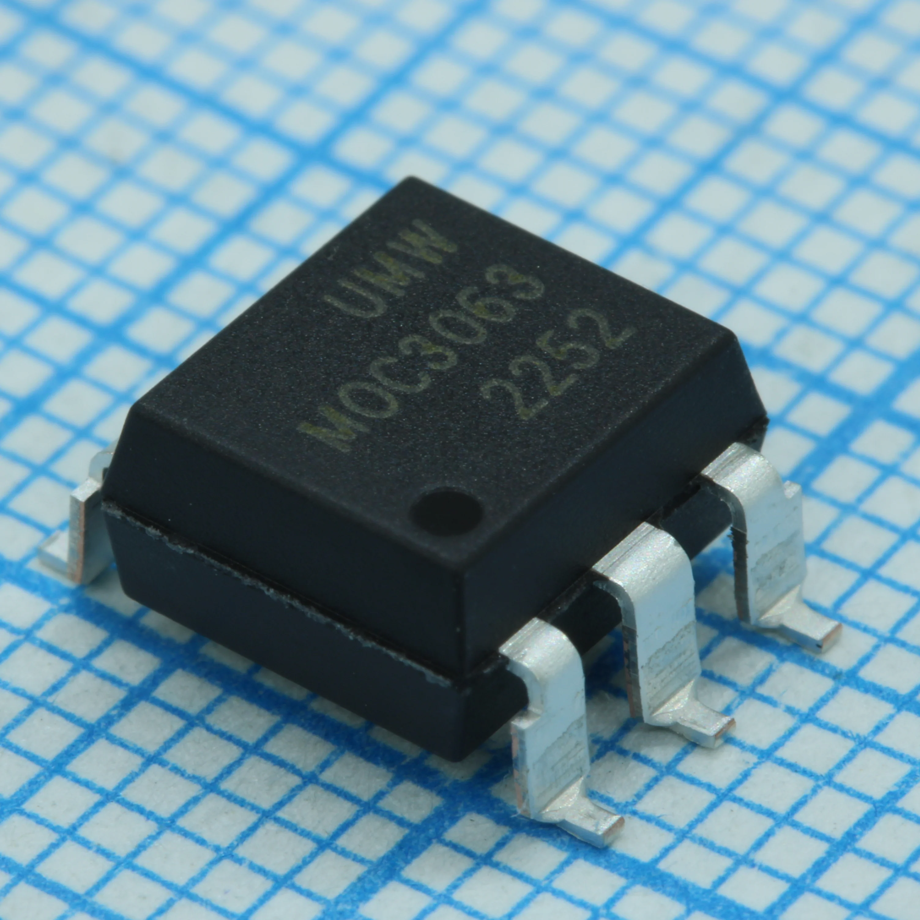 MOC3023S-TA1 - Оптопара симисторная 5кВ 6SMD